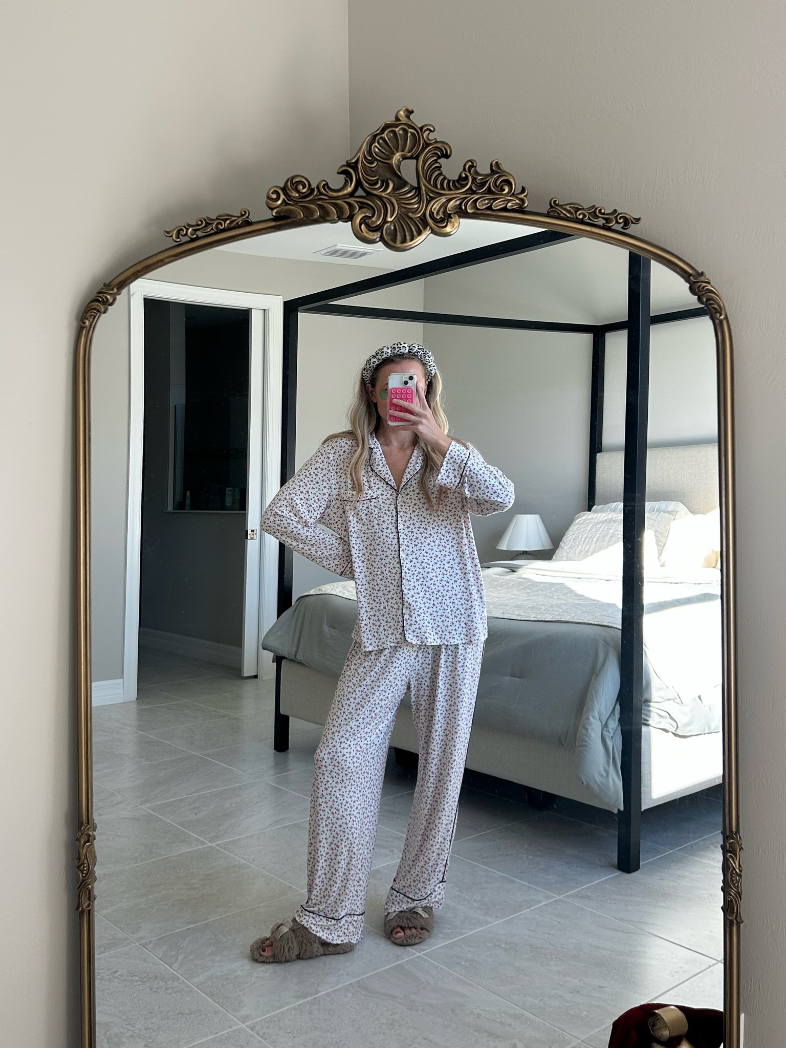 aerie real soft pajamas, soo comfortable & the Christmas prints are so cute! wearing a medium in both 

#LTKHoliday #LTKFindsUnder50