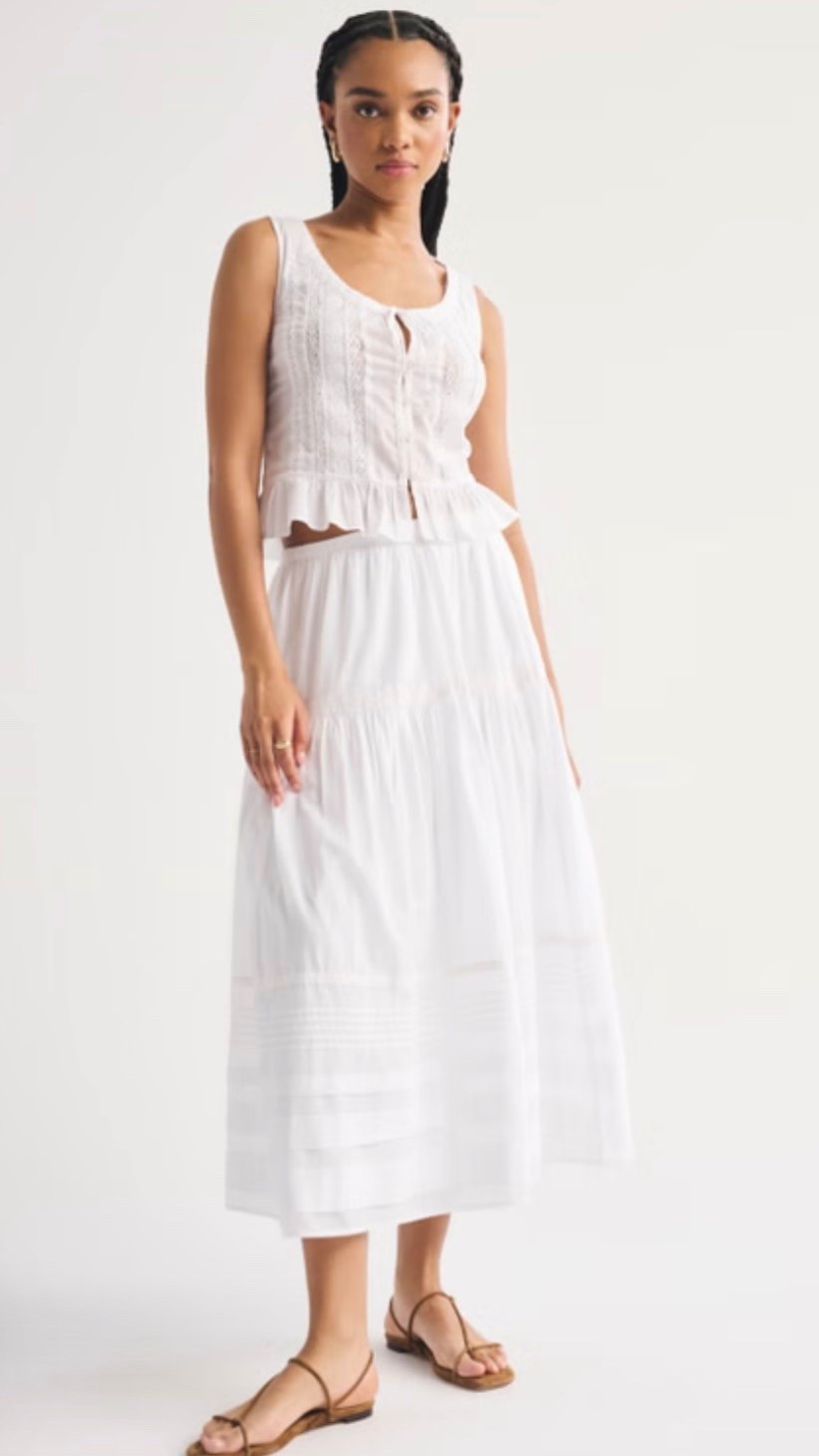 Love love love this maxi skirt for spring/summer! 