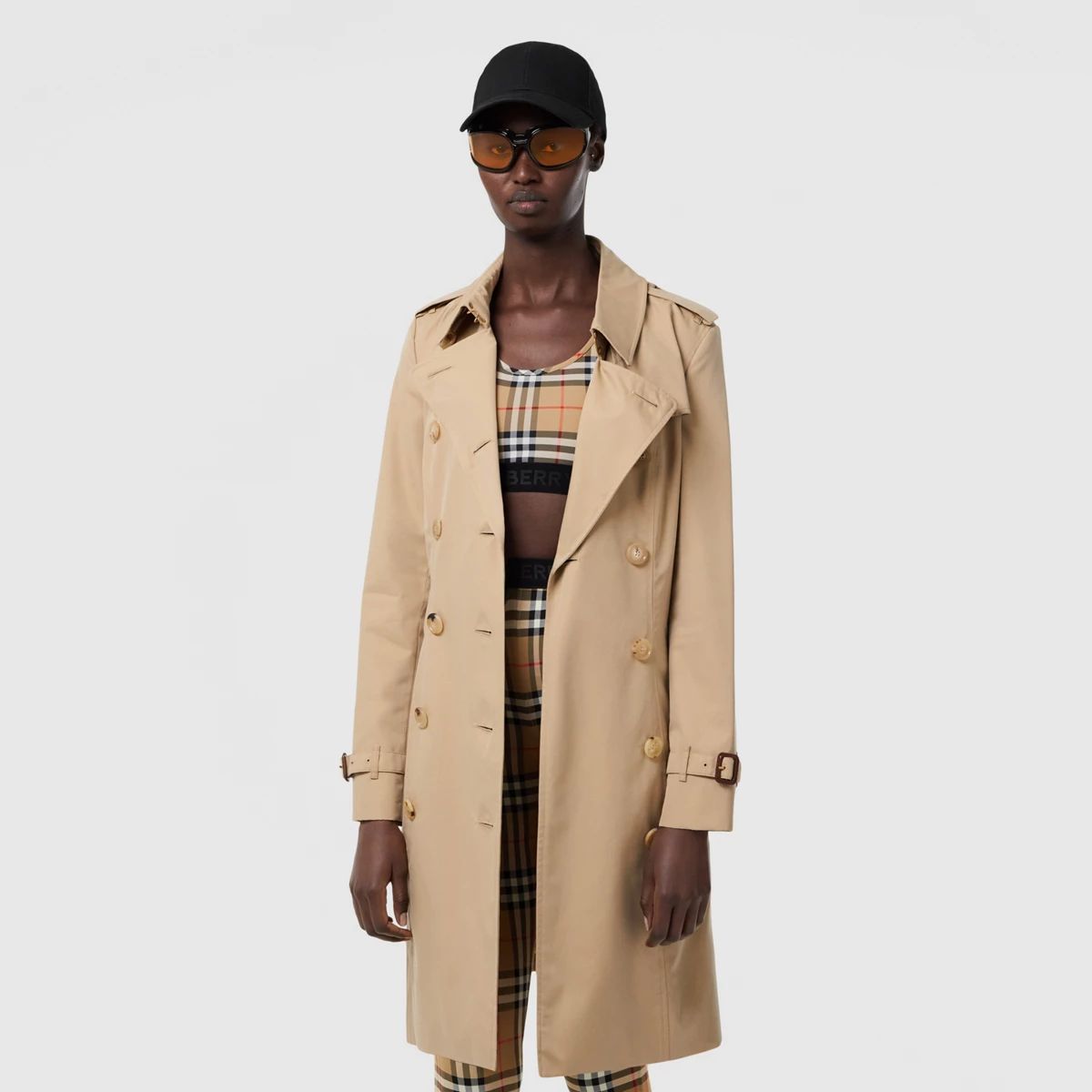 Burberry The Mid-length Chelsea Heritage Trench Coat, Size: 04, Beige | Burberry (US)