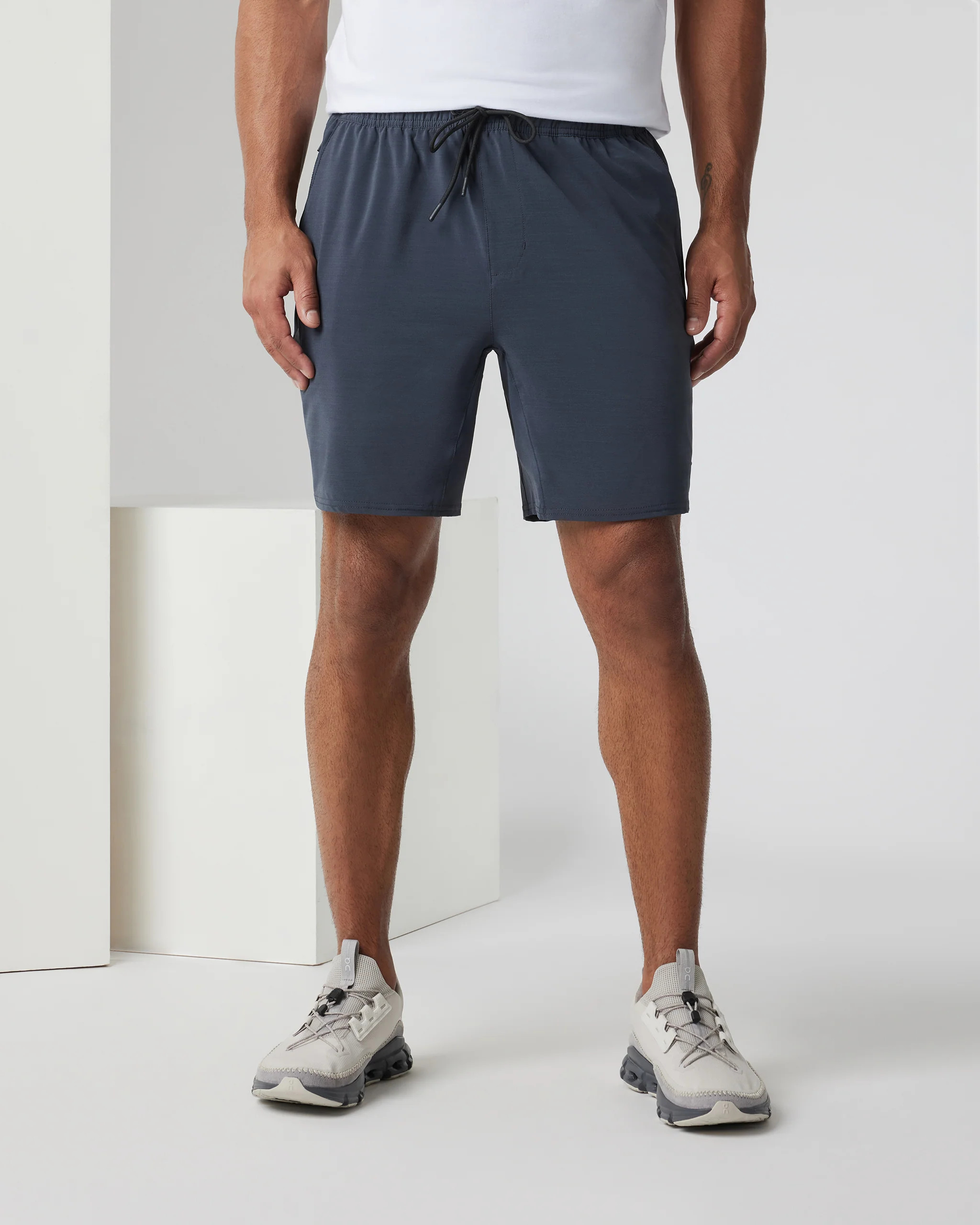 Elevate Kore Short Lined 7" | Men's Navy Performance Shorts | Vuori | Vuori Clothing (US & Canada)