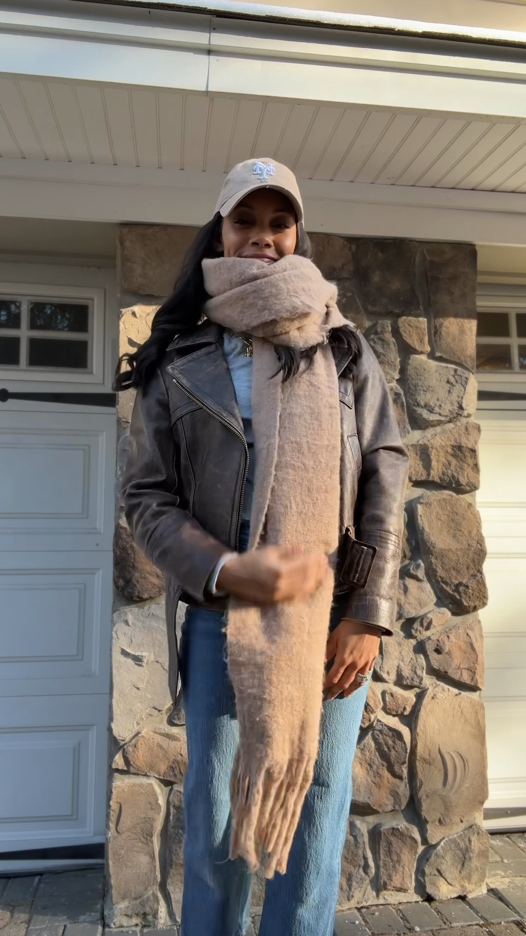 The absolute best scarf under $25 

#LTKFindsUnder50 #LTKActive #LTKSeasonal