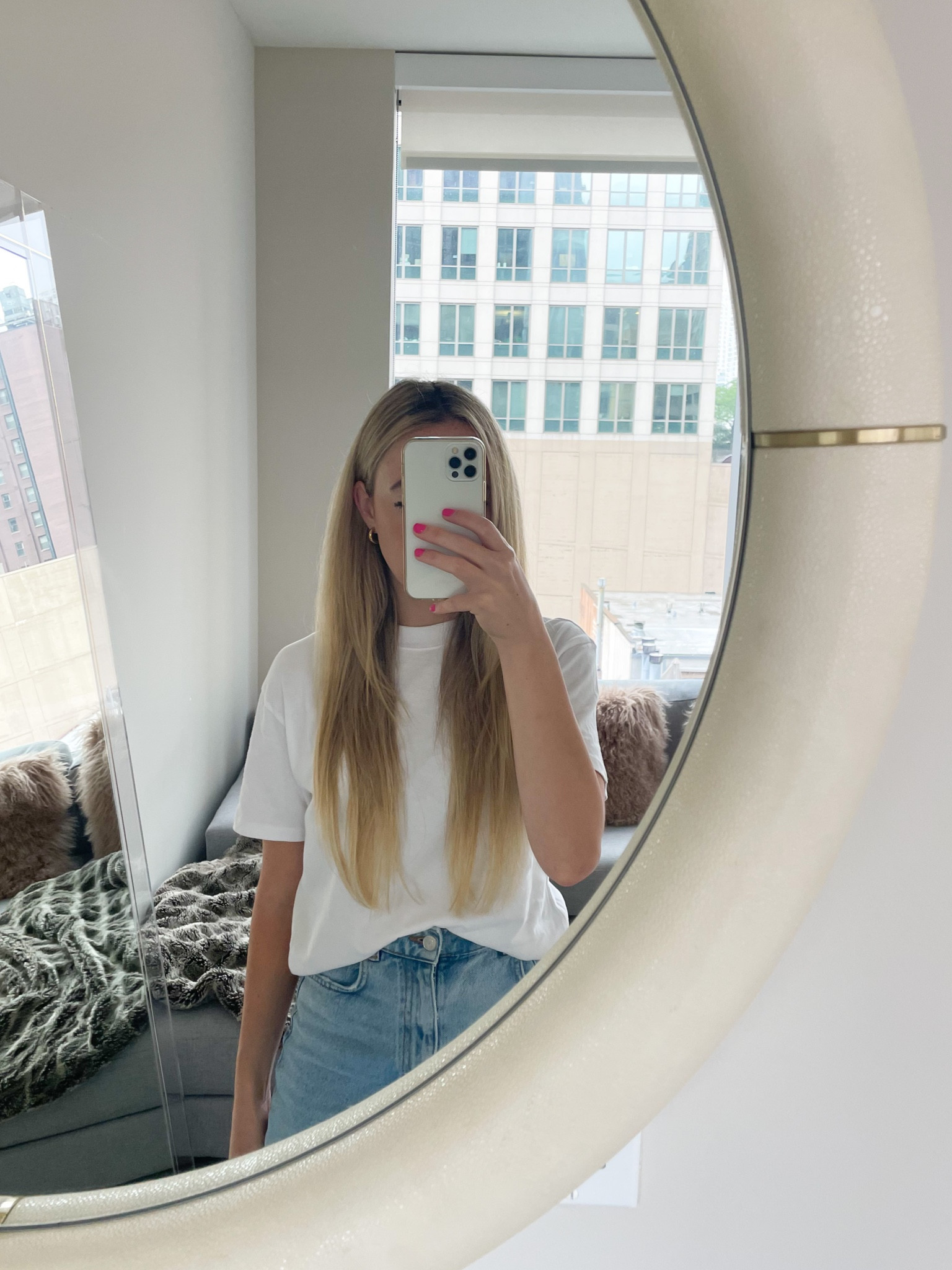 Wardrobe basics
Capsule wardrobe
White tee outfit
Denim shorts 
Longer denim shorts 