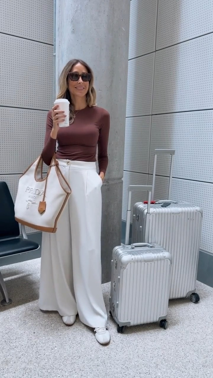 Airport outfit that I love so much! Elegant, stylish, and comfortable.
Fits true to size and I’m wearing size small
Travel outfit
Airport outfits

#LTKU #LTKTravel #LTKgrwm