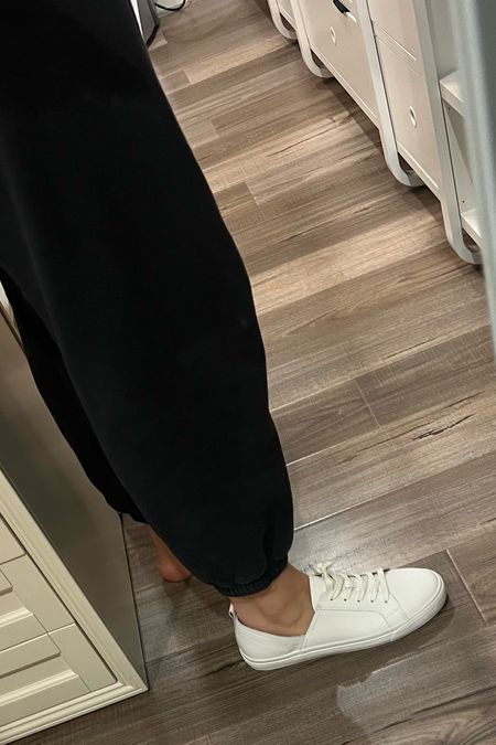 Casual chic white sneaker - fits true to size, super comfy! Casual style, white shoes, tennis shoes, sporty style 

#LTKover40 #LTKfindsunder50 #LTKstyletip
