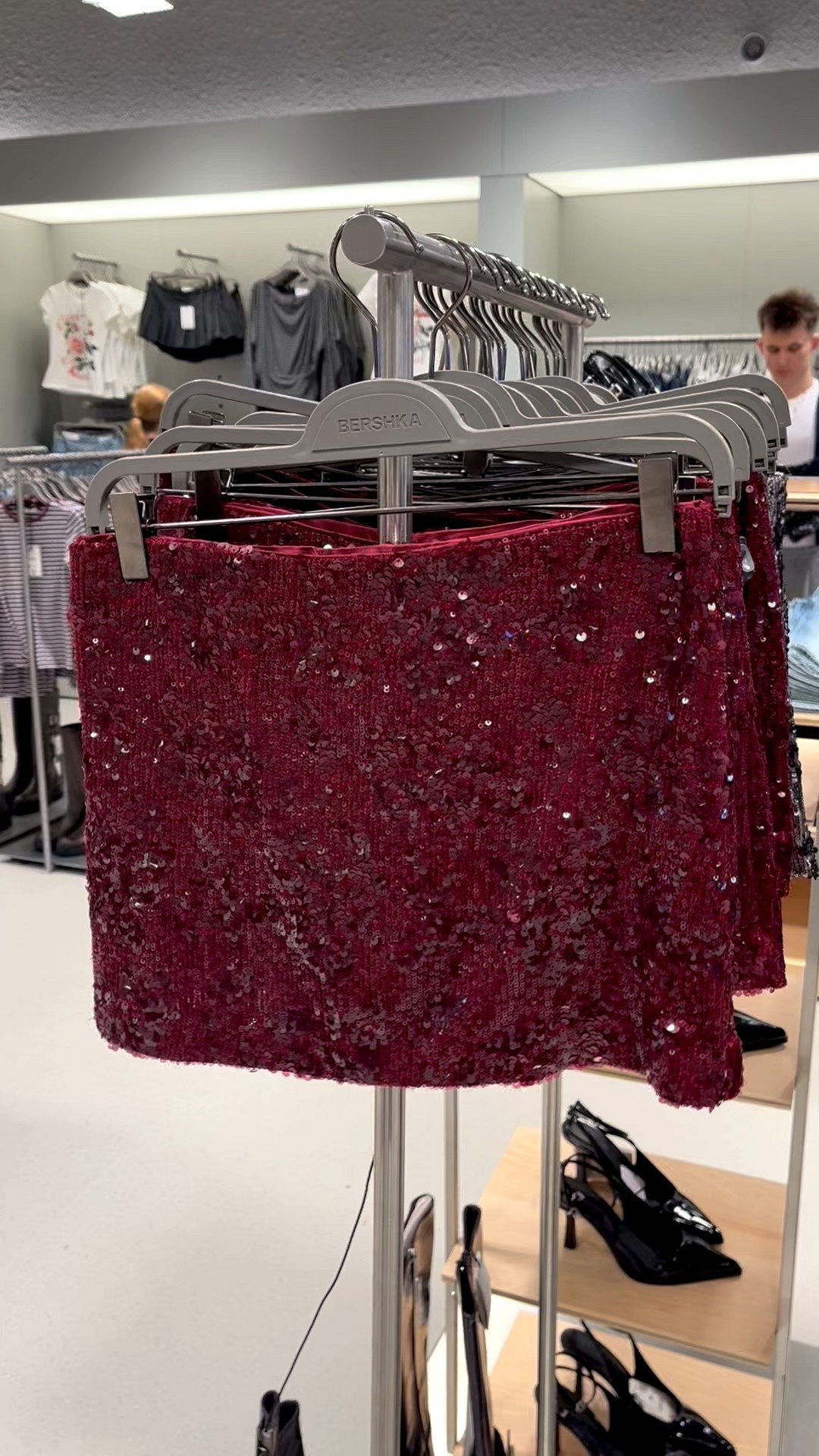 Sequin SZN 🤤🪩

 #autumn #hm #zara 
Tags: autumn outfits, autumn jacket, espresso brown, jeans, boots, knee high boots, leather jacket, brown suede jacket sweater , autumn  , office outfit , autumn outfit , jumper , knitwear , H&M , Zara , autumnal dress , tights, boots , leggings , Uggs , trench coat, Ugg boot , rocky oak , suede bomber 

#LTKwinter #LTKgiftguide #LTKautumn