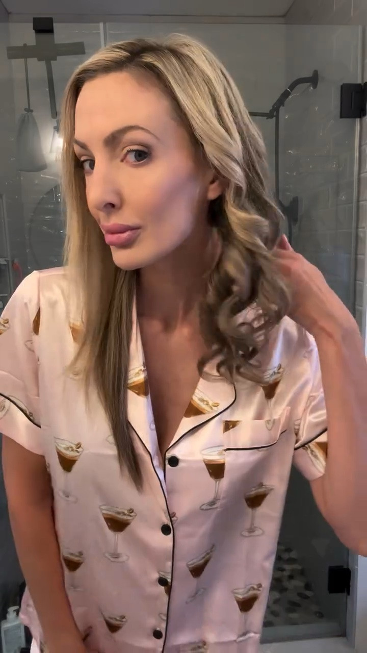 A moment for my hair and actually looking put together for once. 🤪
⠀⠀⠀⠀⠀⠀⠀⠀⠀
⠀⠀⠀⠀⠀⠀⠀⠀⠀
#momstyle #hairtutorials #tymobeauty #curlstymo #curlsbounce @tymo_fashiontech

#LTKgrwm #LTKmomlife #LTKBeauty