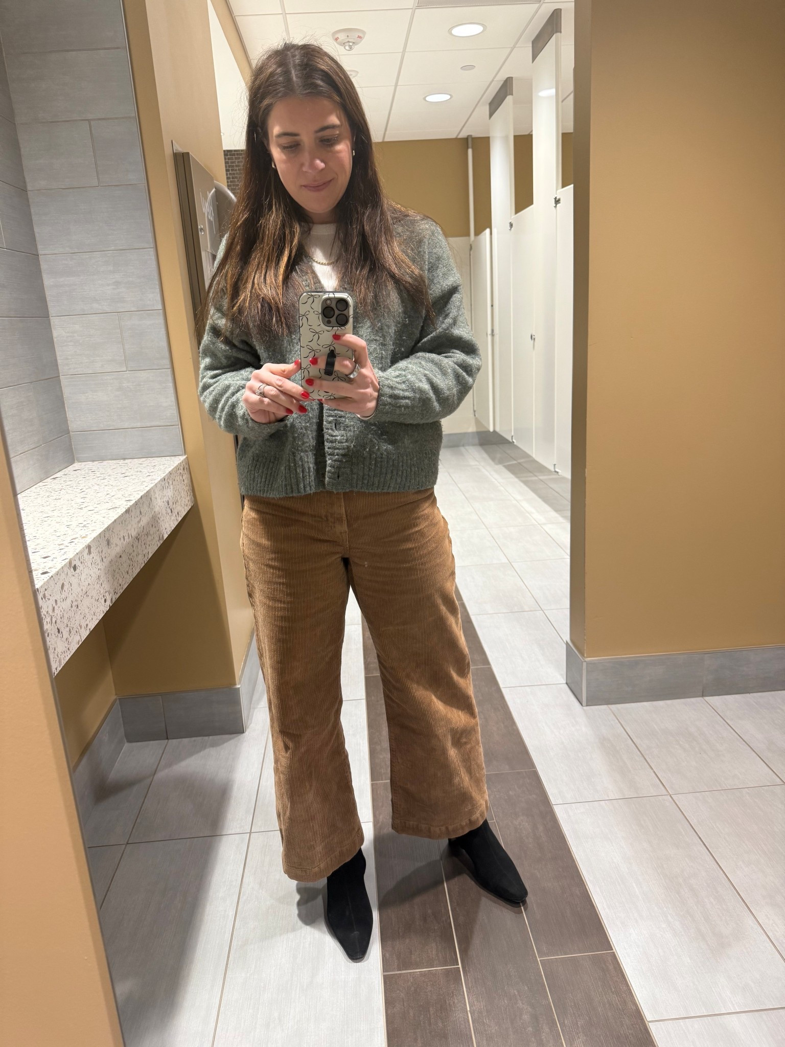 Back in the office after a 4 day weekend. All of my outfit is on a great sale! 

#LTKFindsUnder50 #LTKootd #LTKdayinmylife