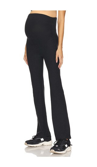 Beyond Yoga Spacedye Practice Maternity Pant in Black. - size L | Revolve Clothing (Global)