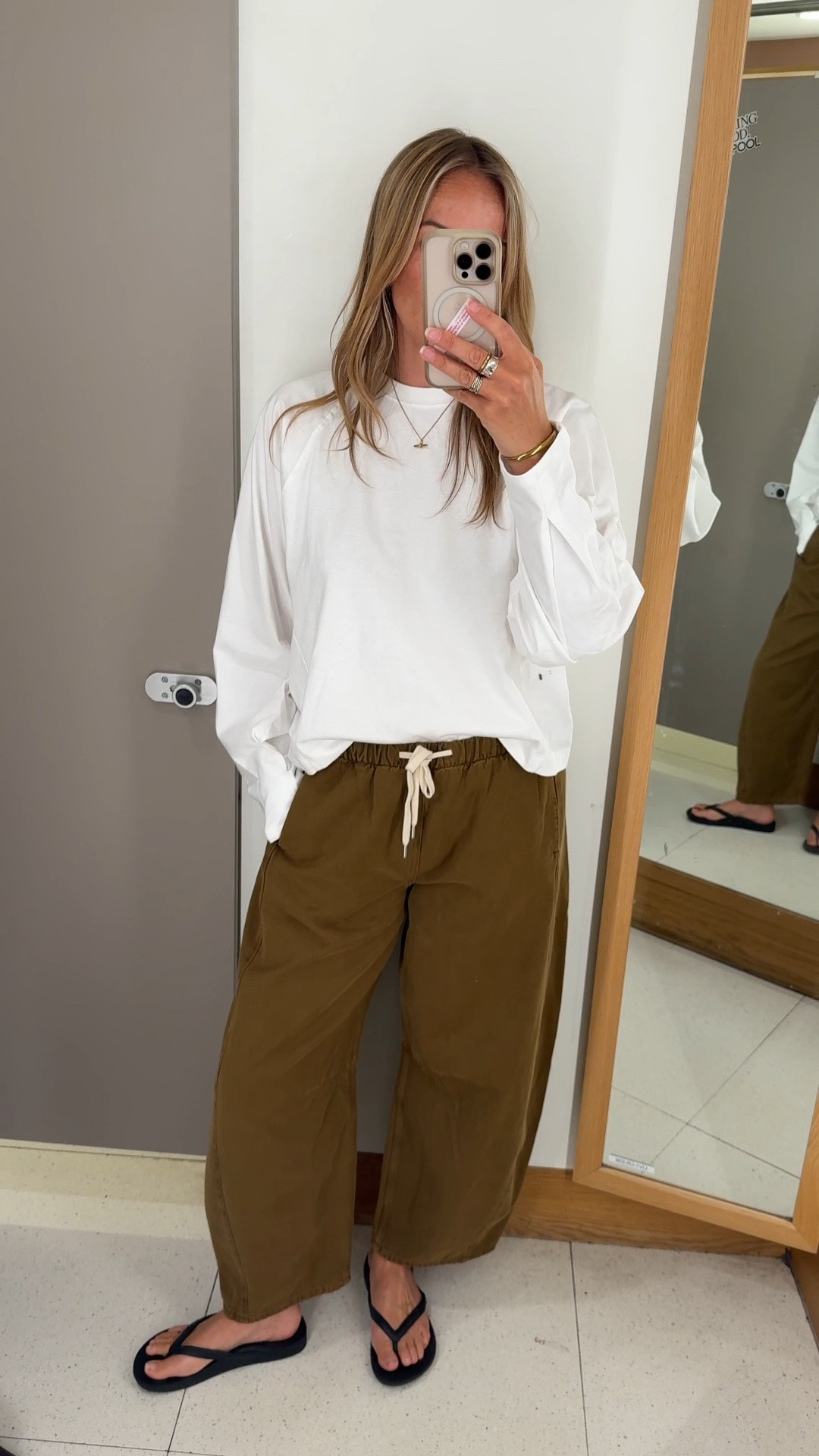 Closer look at the outfit 
T shirt large 
Trousers 32/32 medium rise

#LTKuk #LTKtravel #LTKsummer