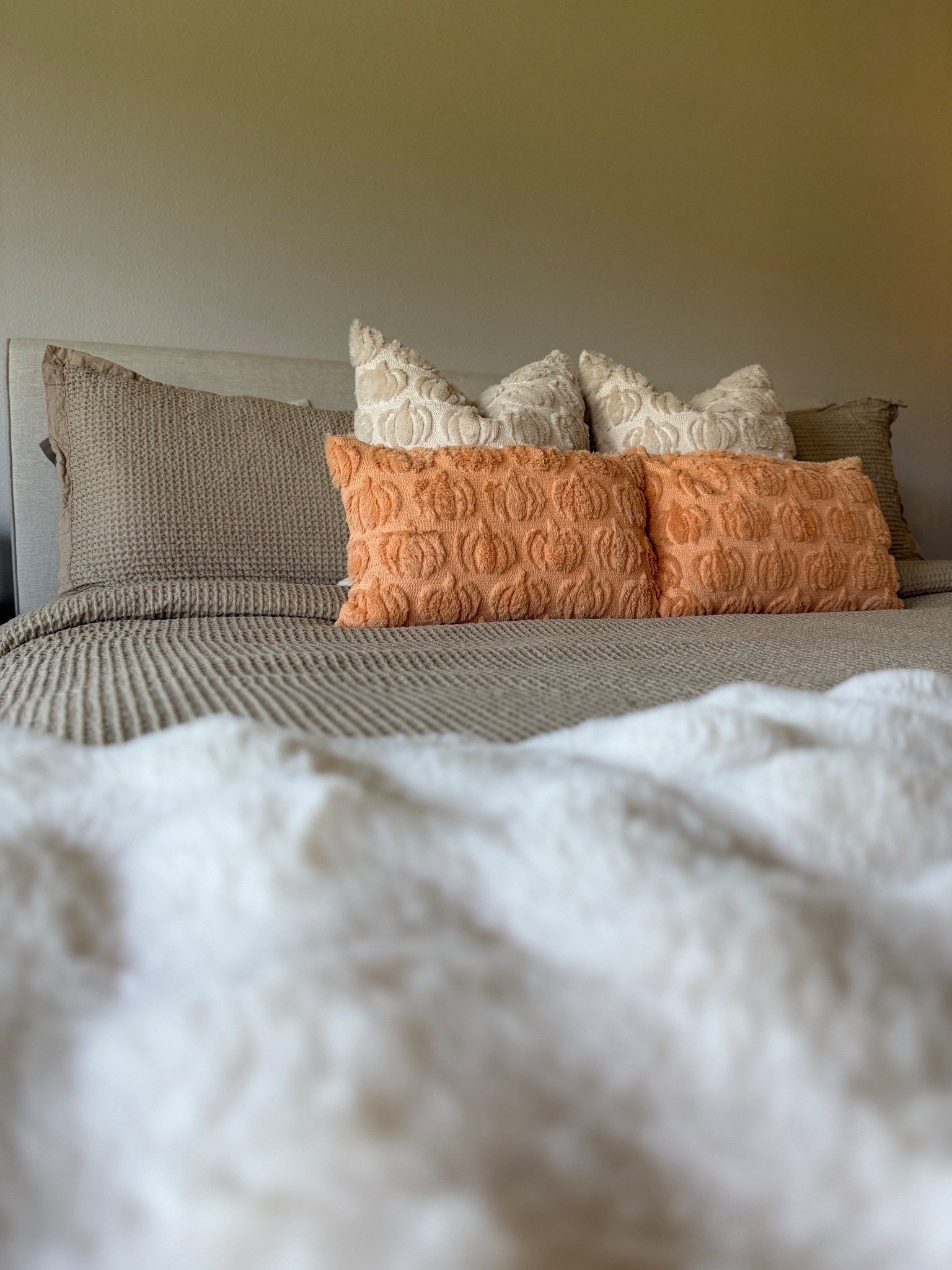 I’ve been getting so many questions about my fall bedding, so I’m rounding up all the pieces here 🤍🍂 From the duvet cover to the pillow covers and the coziest throw blanket, this set is truly the perfect fall refresh. Linked everything so you can shop the full look! ✨

#LTKSeasonal #LTKHome