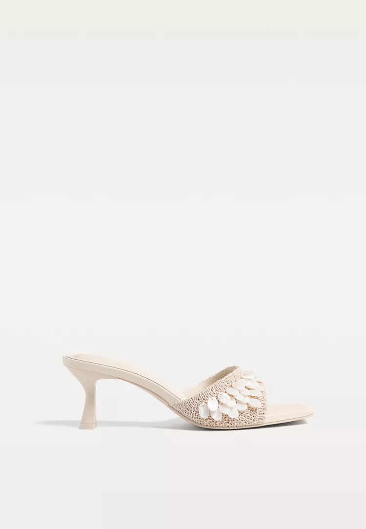 Heeled sandals with oval details | Stradivarius (UK)