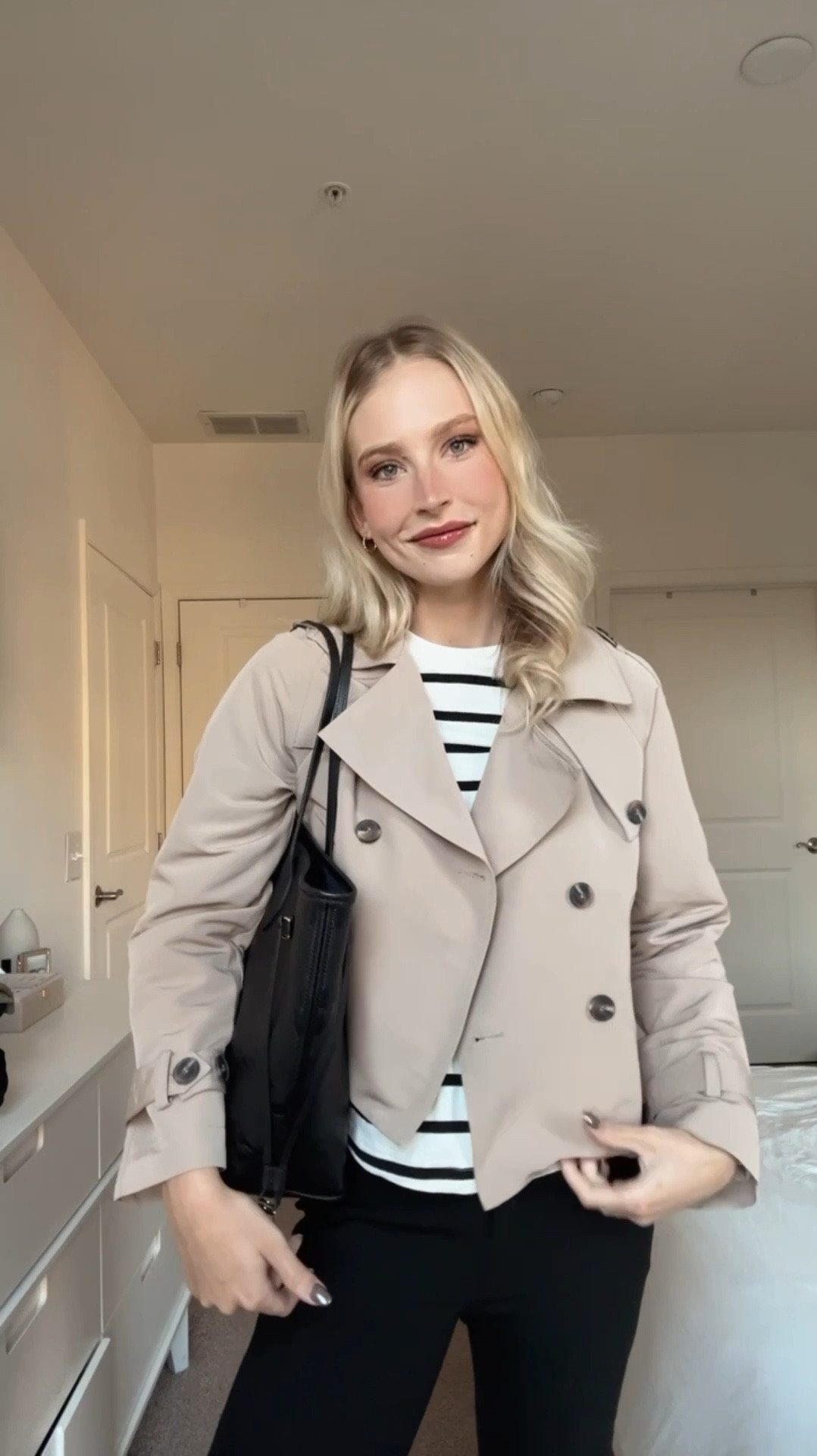 What I wore to work today 🤍🖤

Office, fall, capsule wardrobe, basics, elevated, chic, London, Europe, trench coat

#LTKWorkwear