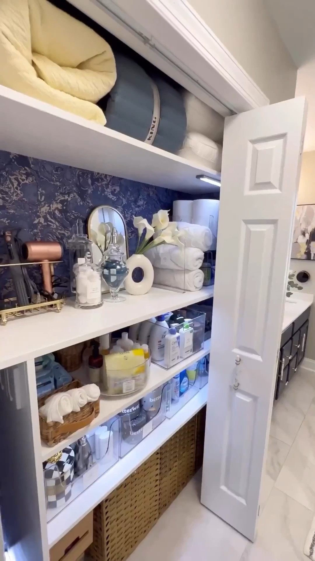 Get ahead of that new year cleaning with these linen closet organization ideas

#LTKSaleAlert #LTKHome