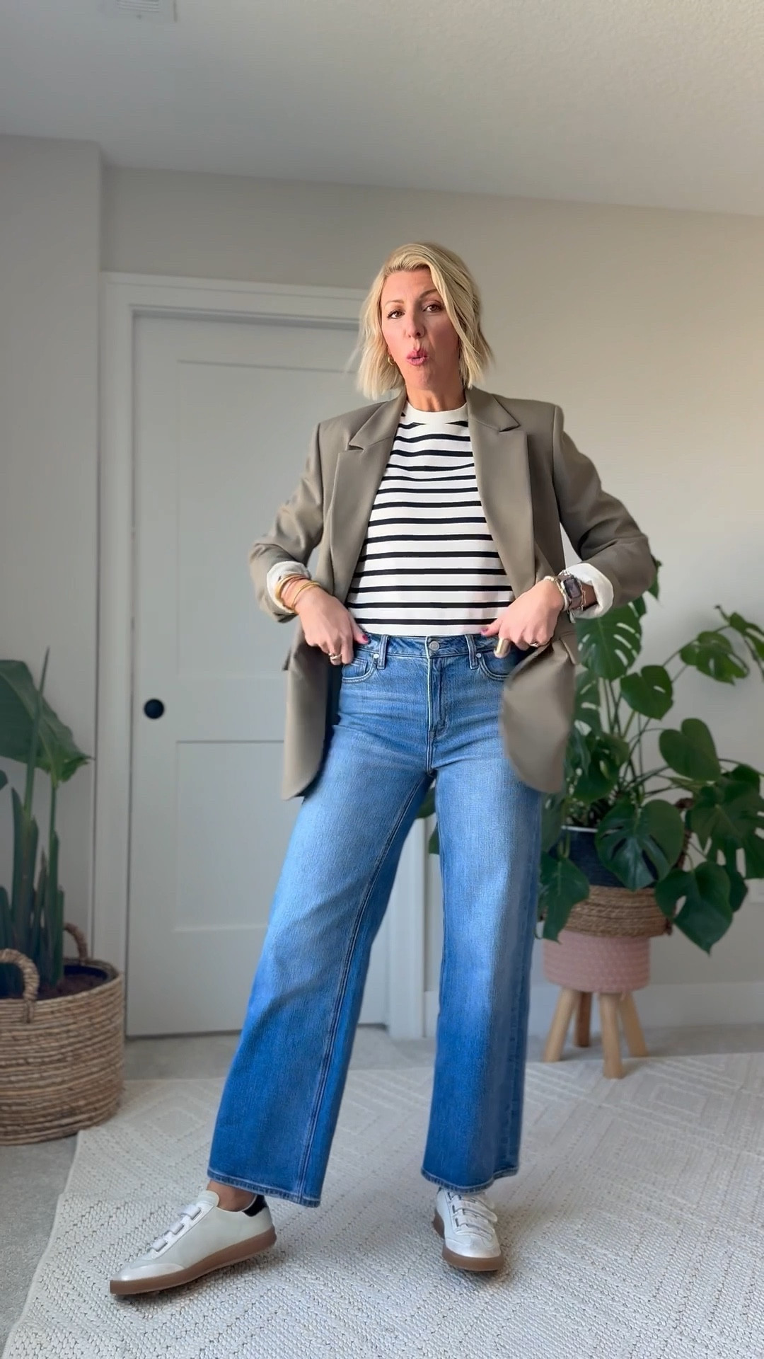 These amazing wide leg jeans have great stretch the perfect mid rise and this medium wash goes with everything! I am wearing my true to size in the 30 inch and sea length

#LTKStyleTip #LTKOver40 #LTKFindsUnder50