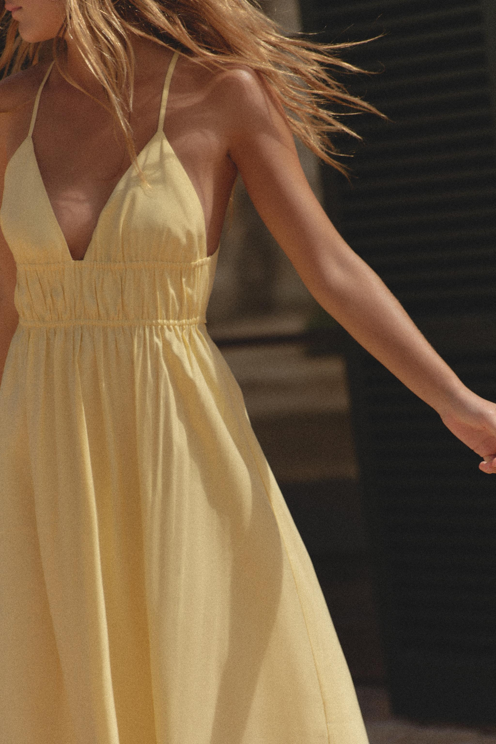 FLOWY MIDI DRESS | Zara US