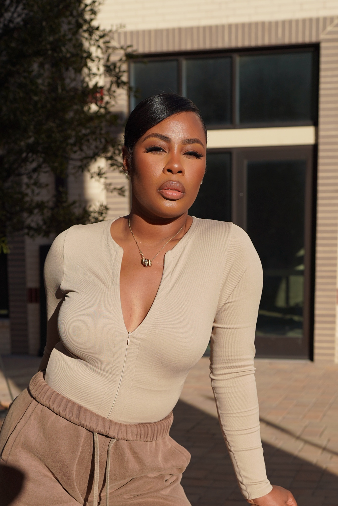 This is my full coverage, everyday glam using only products I genuinely reach for on repeat. It’s the kind of makeup that looks smooth, skin-like, and perfected in real life not heavy, not cakey, just intentional.

I start with Rhode Glazing Milk to flood the skin with hydration and prep for makeup that melts in instead of sitting on top. Tatcha Liquid Silk Canvas comes next to smooth texture and grip everything in place without drying me out.

For complexion, NARS Light Reflecting Foundation is my go-to when I want full coverage that still looks like skin. It blurs, reflects light beautifully, and wears all day without breaking down. I spot conceal and brighten with Too Faced Born This Way Concealer, then add structure using the Fenty Match Stix creamy, easy to blend, and perfect for everyday contour.

To lock everything in without losing glow, I lightly set with Huda Beauty Easy Bake Powder, then go over my base with MAC Studio Fix Powder Foundation for extra coverage and a soft, airbrushed finish that still looks natural.

For warmth and dimension, I used Makeup by Mario SoftSculpt Bronzer it gives that blurred, sculpted look without looking muddy. Haus Labs Color Fuse Blush adds the perfect flush and blends seamlessly into the skin.

Brows are clean, defined, and natural using Benefit Precisely My Brow Pencil, finished with Rare Beauty Brow Gel to keep everything lifted and in place.

For lips, I lined with Anastasia Beverly Hills Lip Liner in Malt and topped it with Anastasia Beverly Hills Crush Lip Velvet for a soft, comfortable matte that feels wearable all day.

I finished everything off with Charlotte Tilbury Airbrush Flawless Setting Spray to melt the layers together and give that smooth, long lasting finish.

This is my real life, full coverage everyday routine perfected skin, long wear, and makeup that actually looks better the longer you wear it. All products are linked for easy shopping 🤍