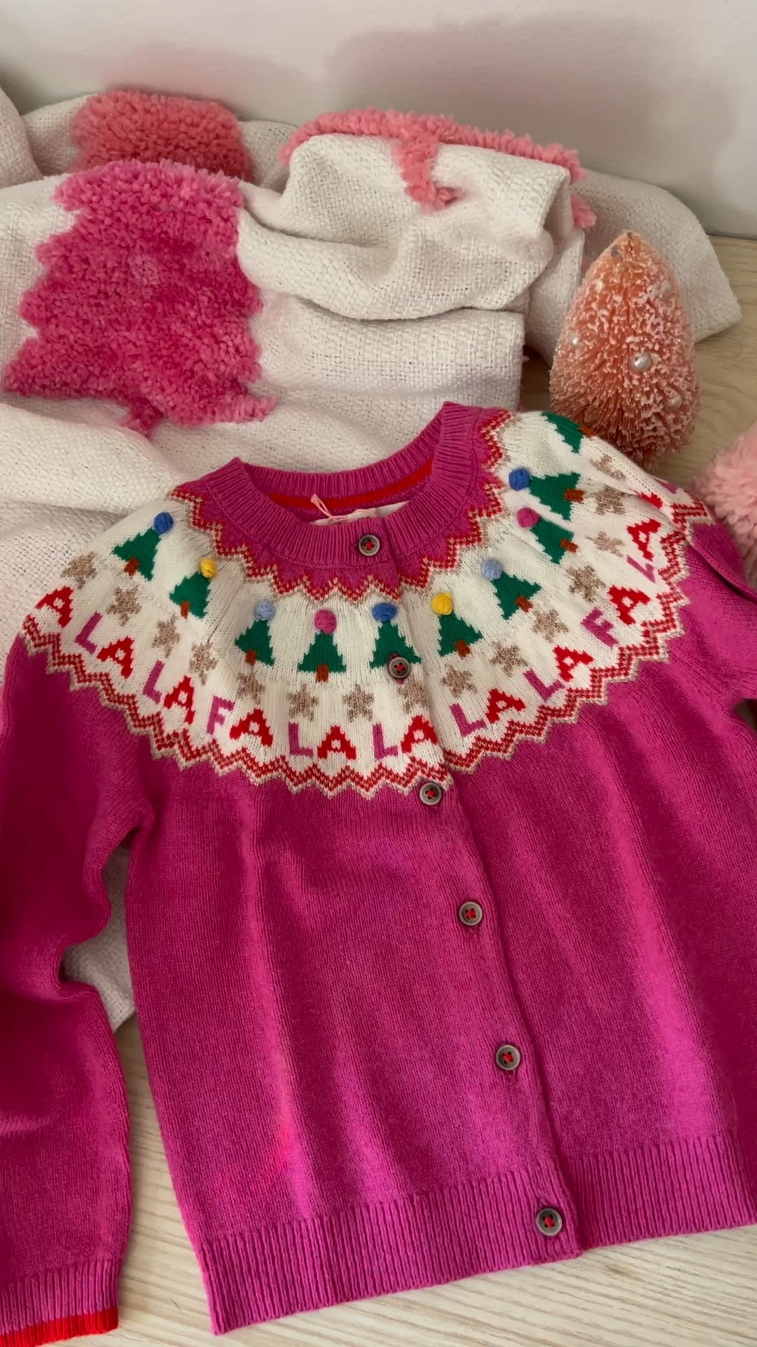 The cutest Christmas sweater ever ! 

#LTKHoliday #LTKSeasonal