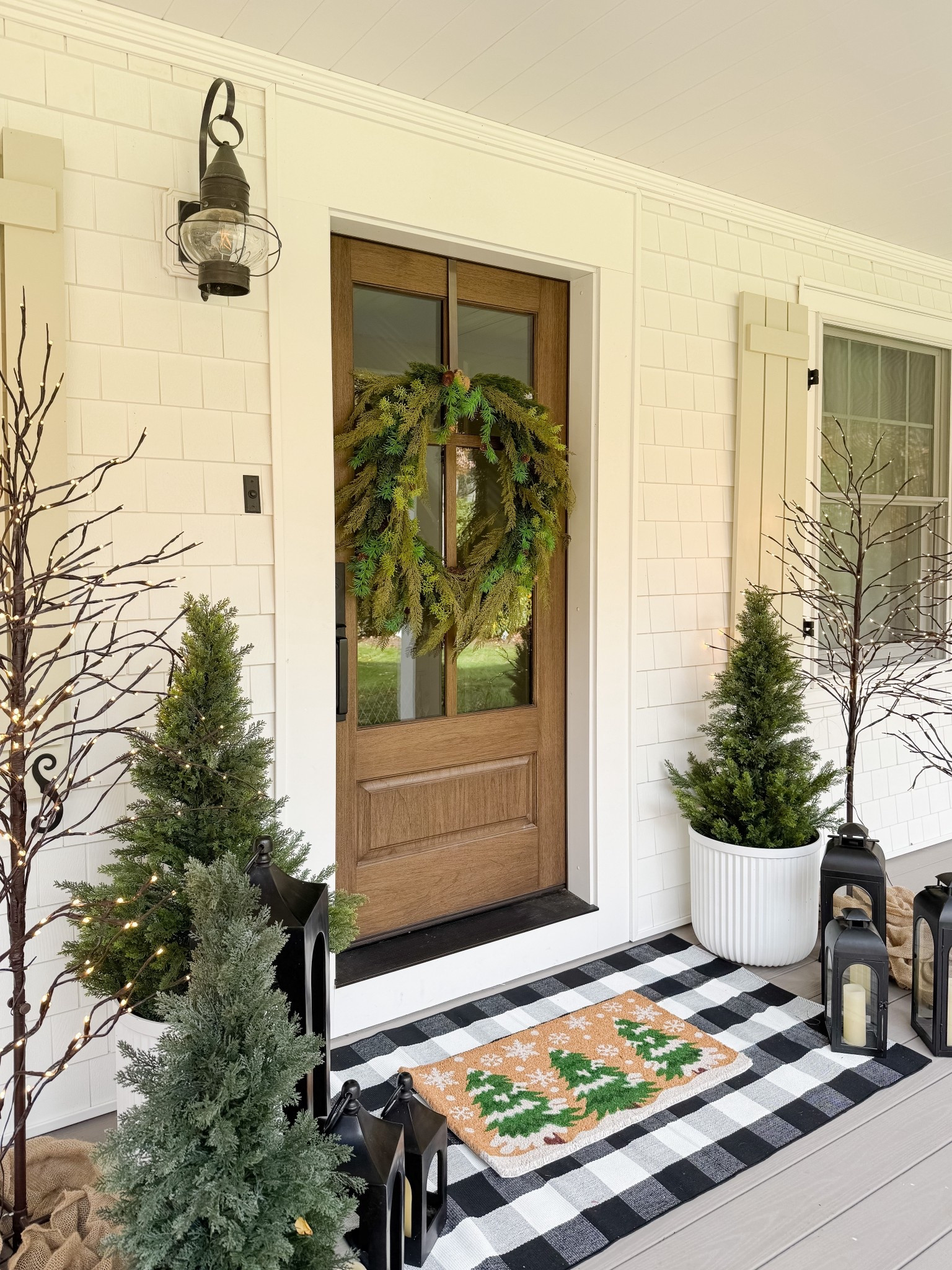 Christmas Front Porch Inspo

holiday front porch  seasonal decor  home decor  home finds  cozy front porch  Christmas wreath  twinkle trees  trending Christmas decor 

#LTKHoliday #LTKHome #LTKFindsUnder50