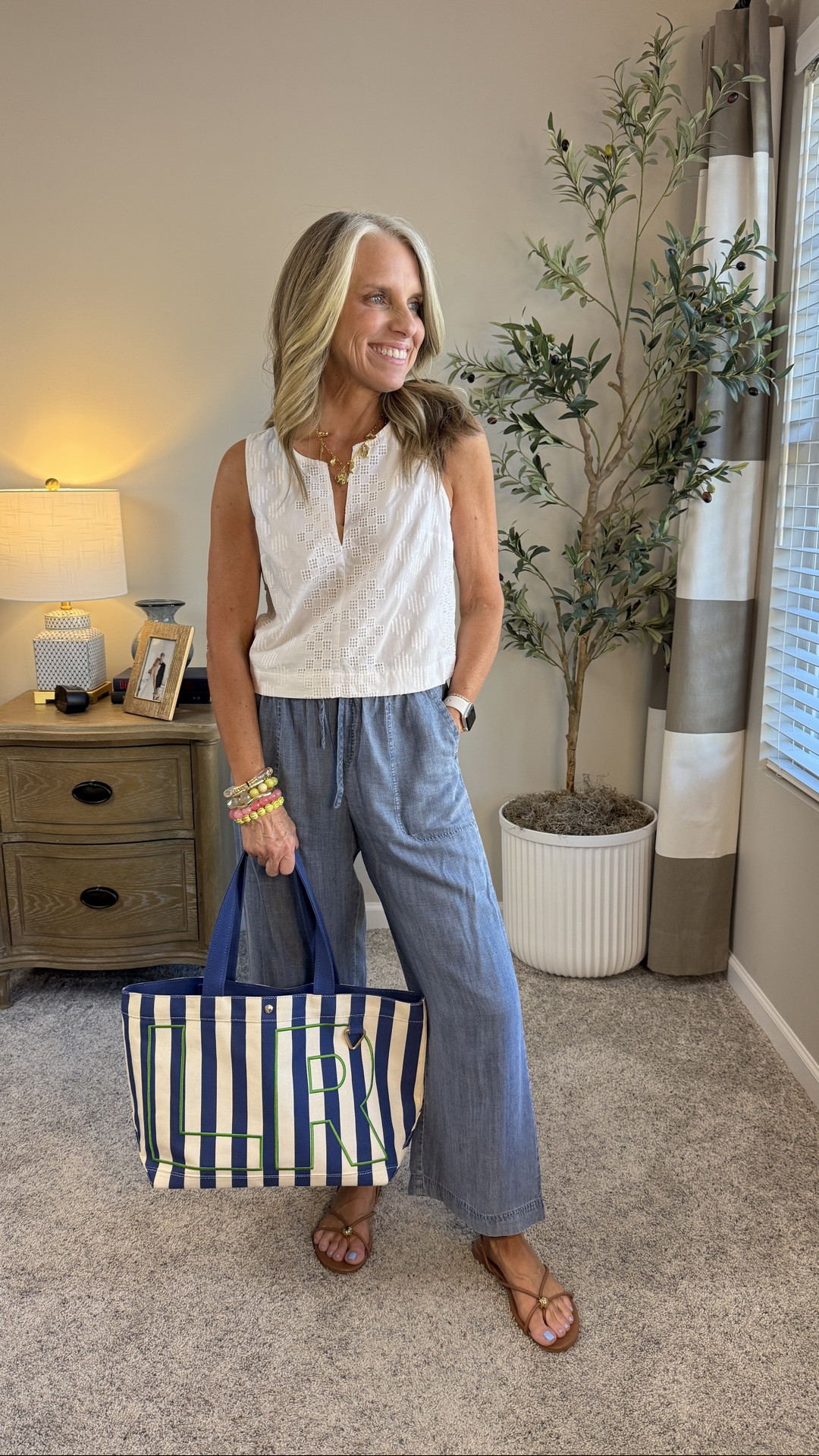 If you don’t love shorts, these are the pants you’re gonna want to add to your closet for Sommer. I’m wearing a small. I wore them so much last year. They’re so comfortable.

#LTKMothersDay #LTKootd #LTKOver40