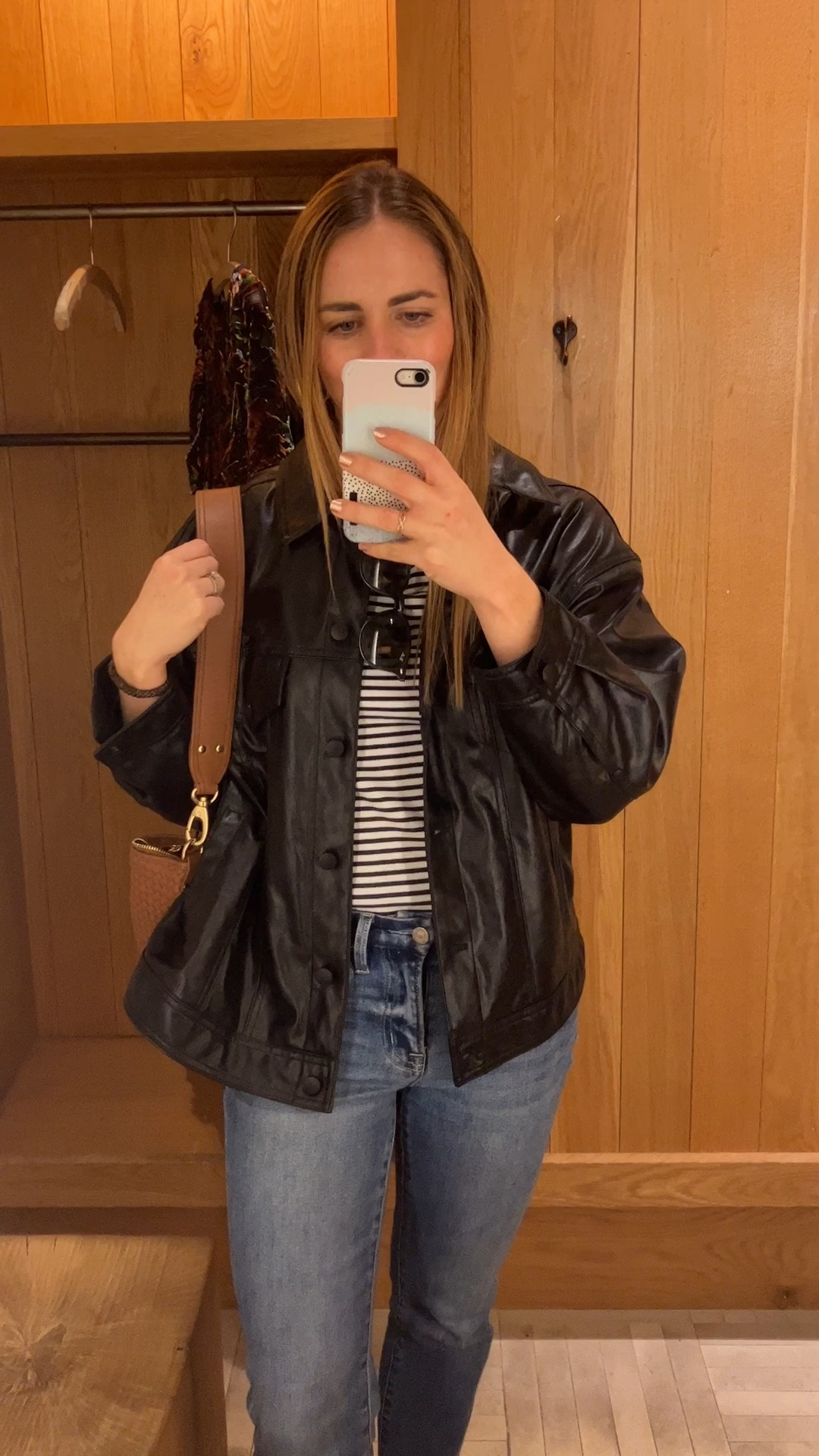 Casual winter OOTD

classic blue jeans, black and white striped top, oversized leather jacket and my favorite tan purse from Quince. Also these jeans have a frayed hem and are less than $70! 

Can’t see it here but I’m wearing my favorite white tennis shoes. Would also be great with Chelsea boots! 