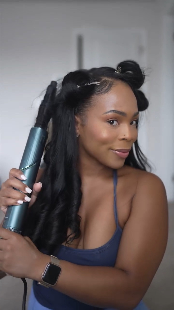 Going on a solo date , Let’s add some volume to my hair 🤍
Does anyone else have the @sharkbeauty style flex, lol took me forever to remember how to use it! I shoulda added in the bloopers.