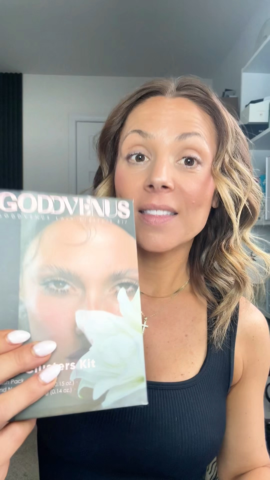 These are the lashes I keep going back to… this is my second Goddvenus Lash Cluster Kit and that should tell you everything.

If your lashes have ever looked too heavy or just didn’t blend right, it’s usually the band. These are shorter, so you can actually map them and make them look soft and natural instead of bulky.

• #beautyover40
• #lashclusters
• #makeuptips
• #naturallookmakeup
• #easybeauty