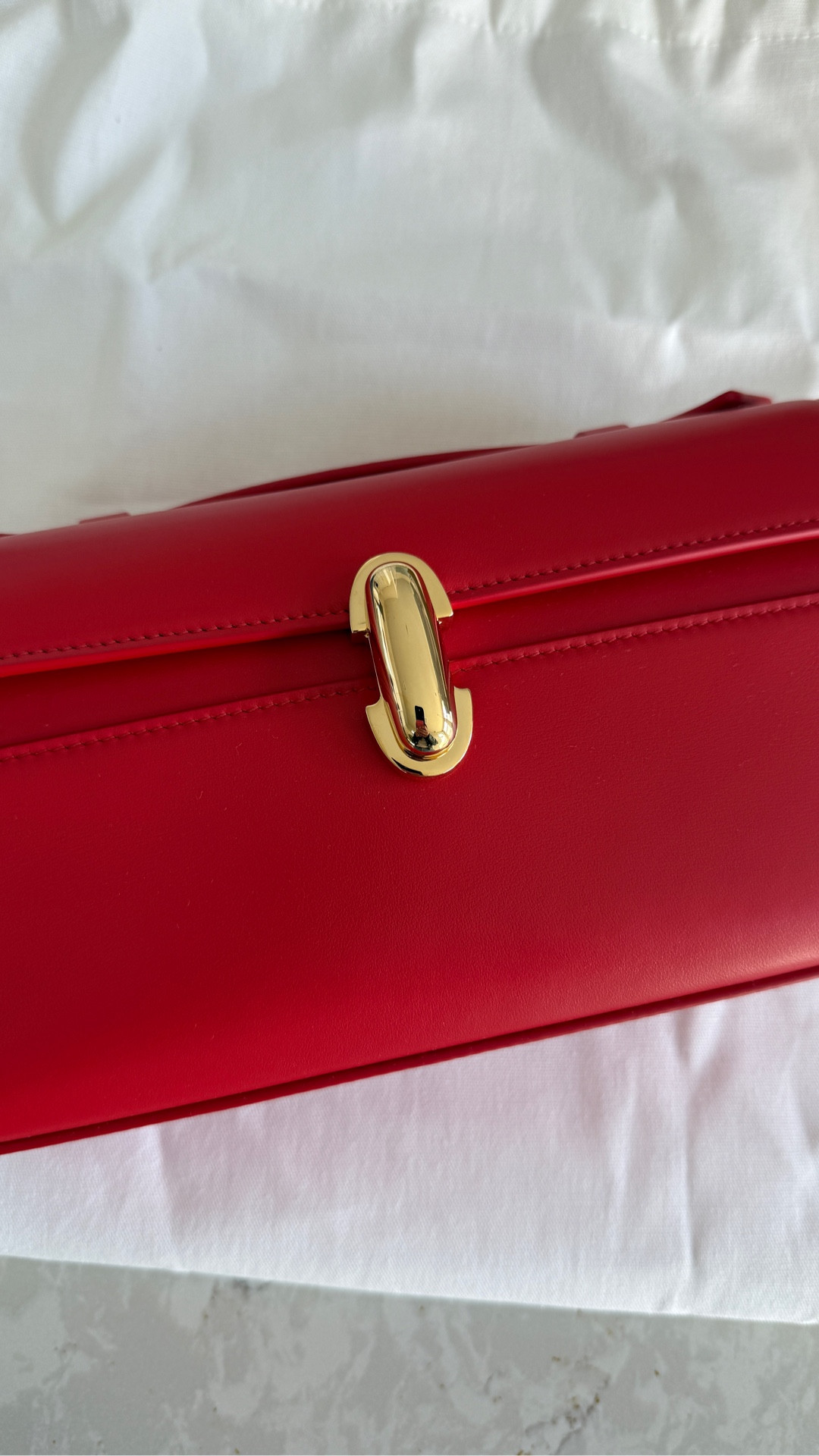 The perfect red bag  