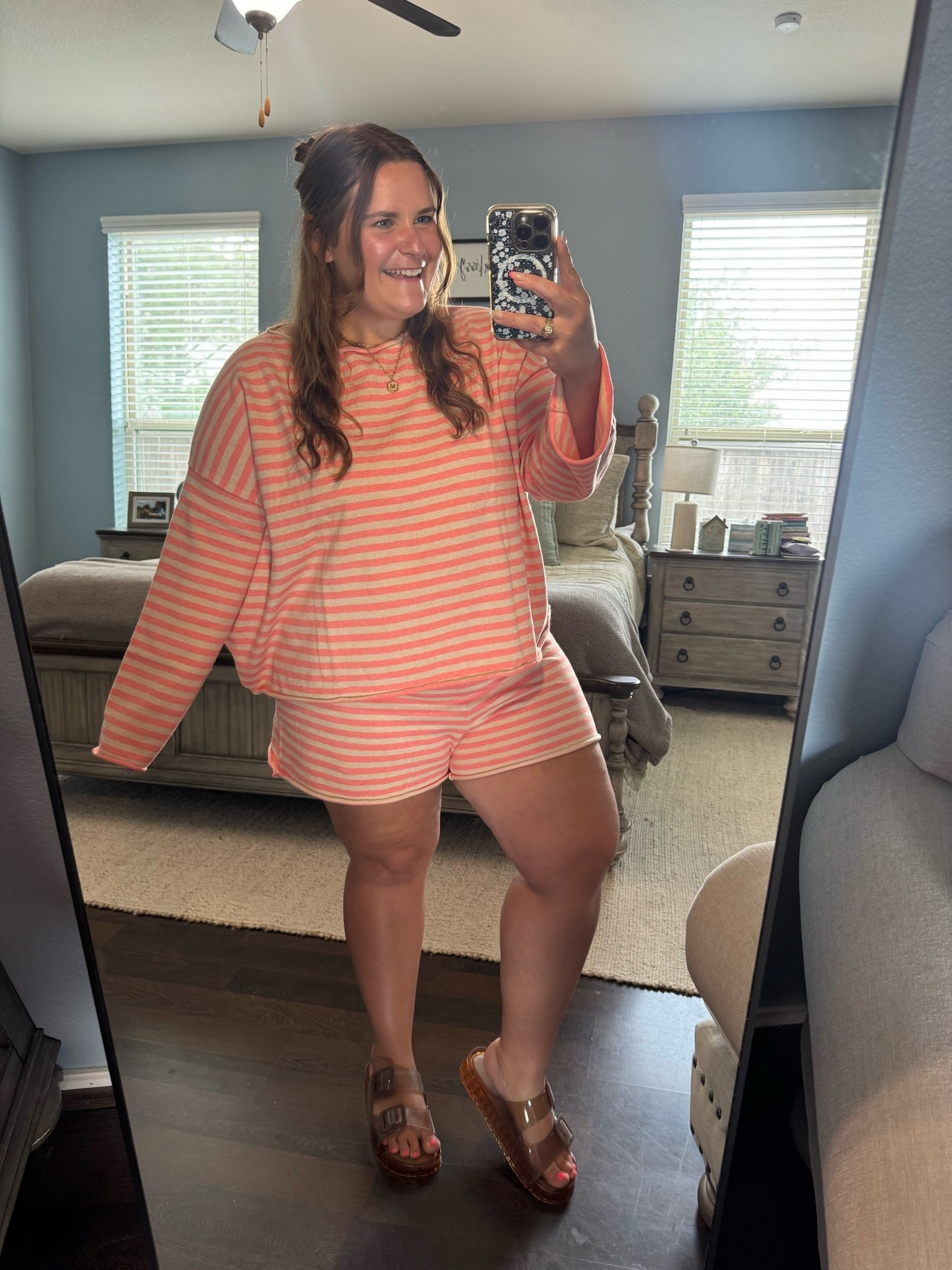 This bright aerie set is so soft and comfy! I’m 5’1 and a size 16 wearing an xl in the top and bottom! Such a cute and comfy lounge set. Plus it’s curvy girl approved!

#LTKootd #LTKMidsize #LTKPlusSize