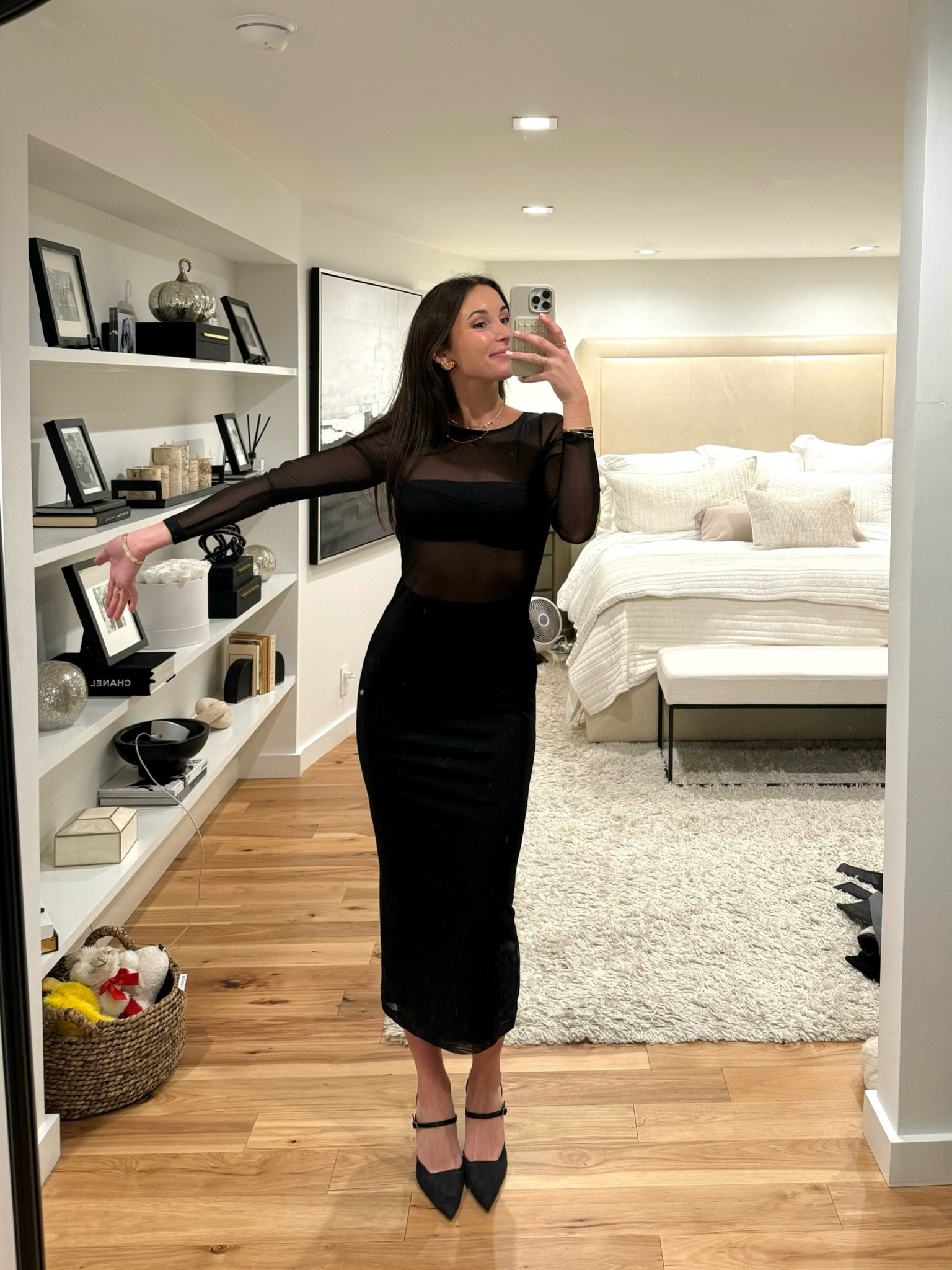 Have a fancy holiday event? This one’s perfect for you 
#dynamitepartner @dynamiteclothing