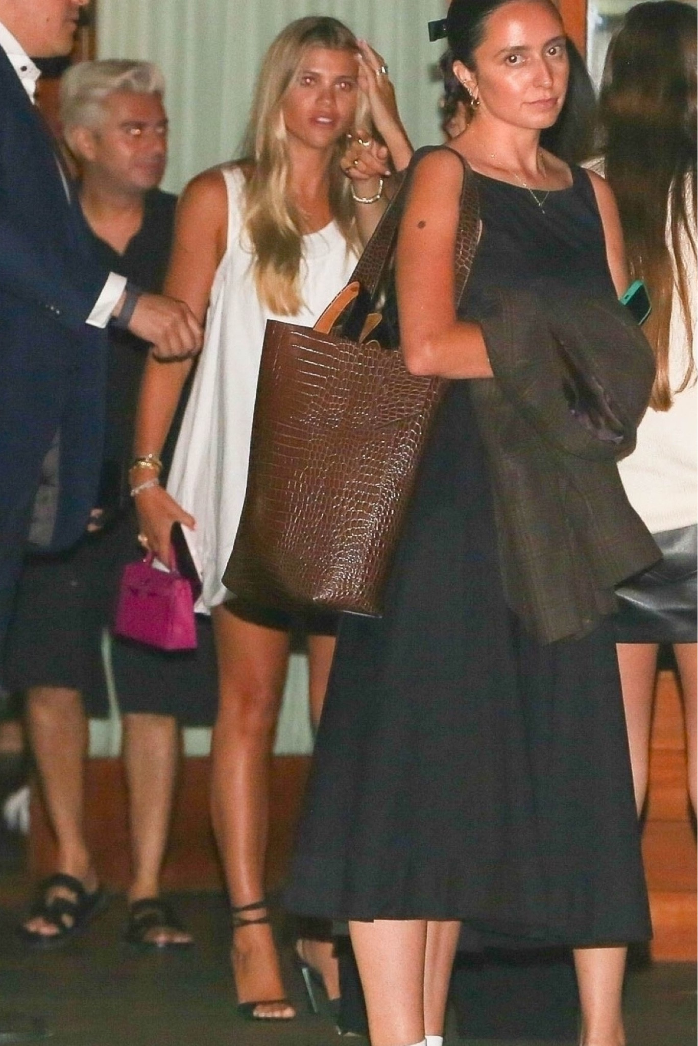 Sofia Richie
White dress
Look for less
Celebrity style
Loewe dress

#LTKunder100 #LTKitbag #LTKunder50