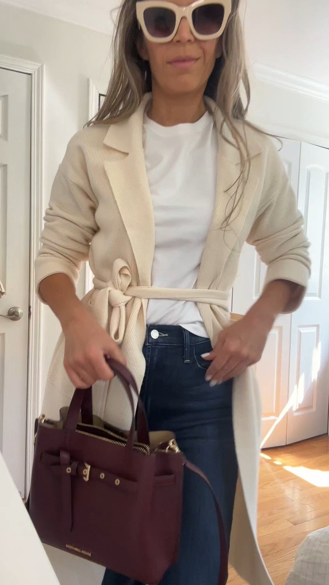 Cream long cardigan sz S 
Flare dark denim jeans are sz 27
White crop t shirt is sz M - size up

Burgundy bag is on sale

Fall outfits



#LTKFindsUnder50 #LTKWorkwear #LTKFallSale