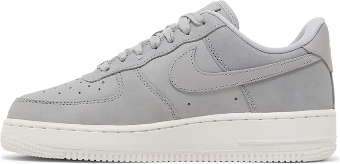 Nike Women's Sneaker | Amazon (US)