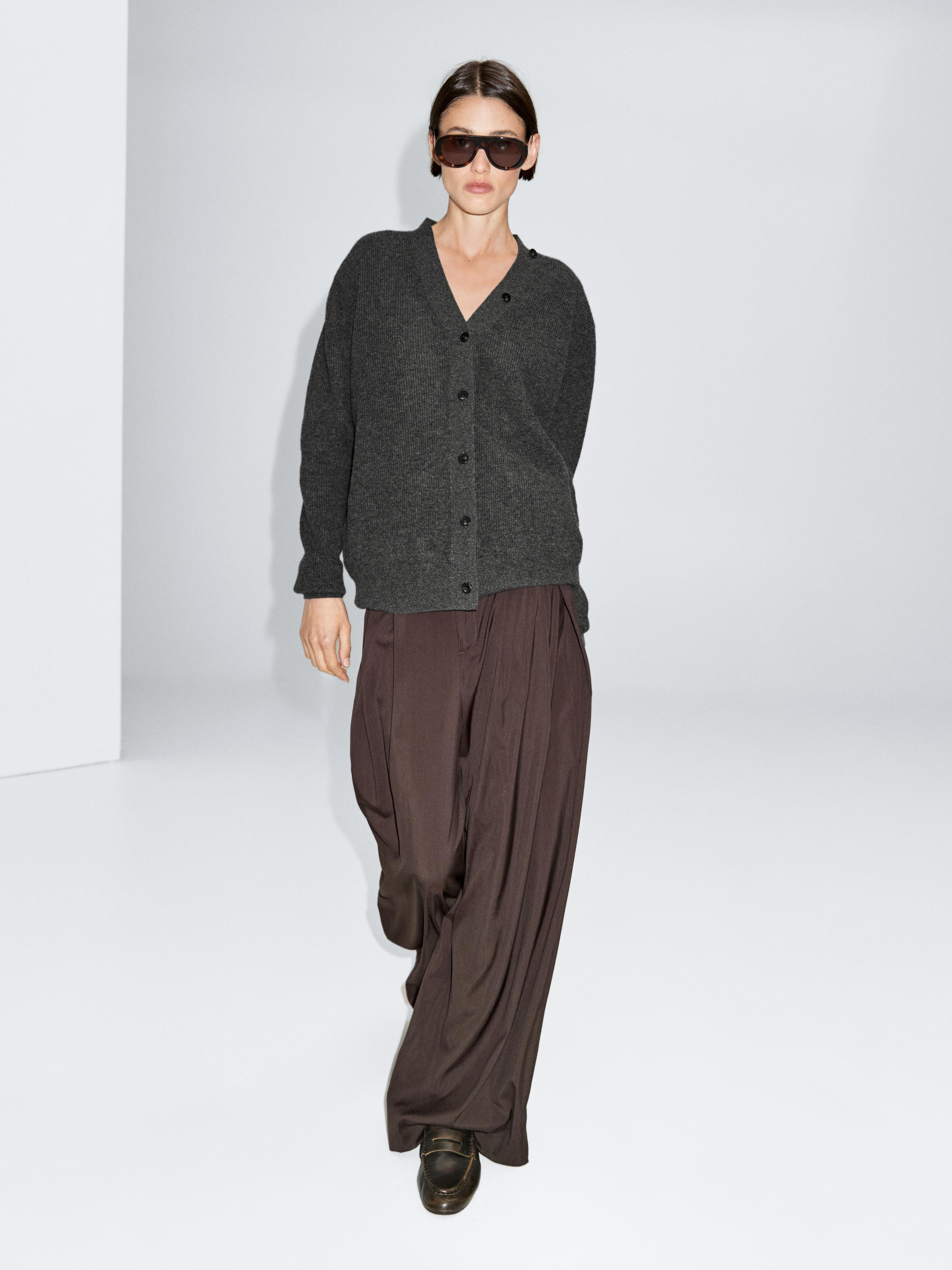 Cardigan aus 100 % Wolle mit Schal | Massimo Dutti DE