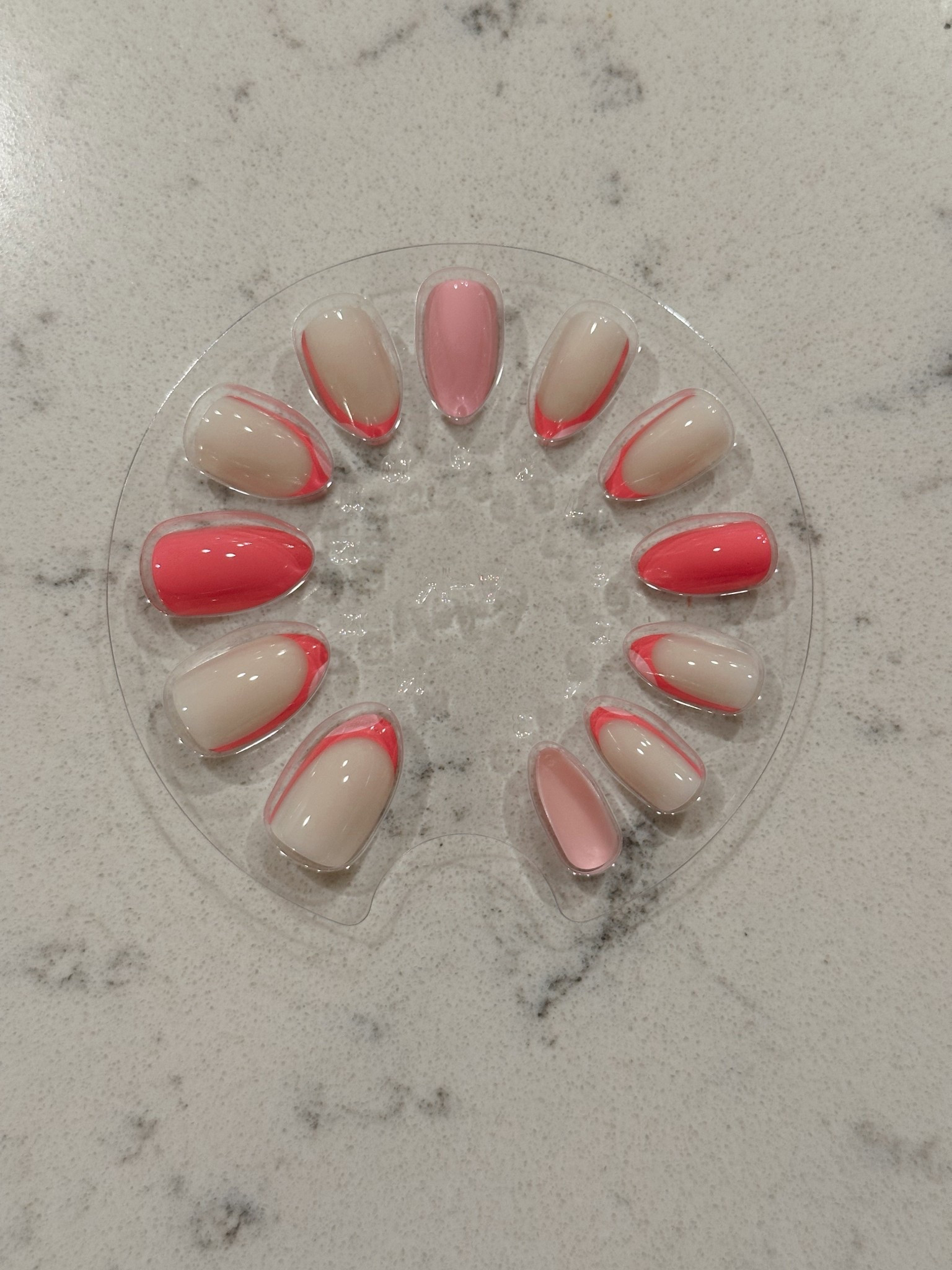 New set loading !! @olive&june

PINK PARTY FRENCH
GLUE PRESS-ONS

#LTKselfcare #LTKgrwm #LTKBeauty