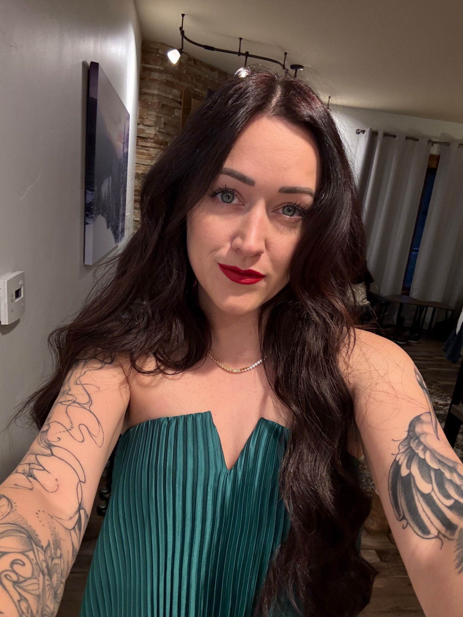 Long elegant green Vici holiday Christmas floor length dress


#LTKHoliday #LTKFindsUnder100 #LTKSeasonal