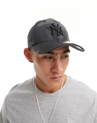New Era NY Yankees 9forty cap in black camo | ASOS (Global)