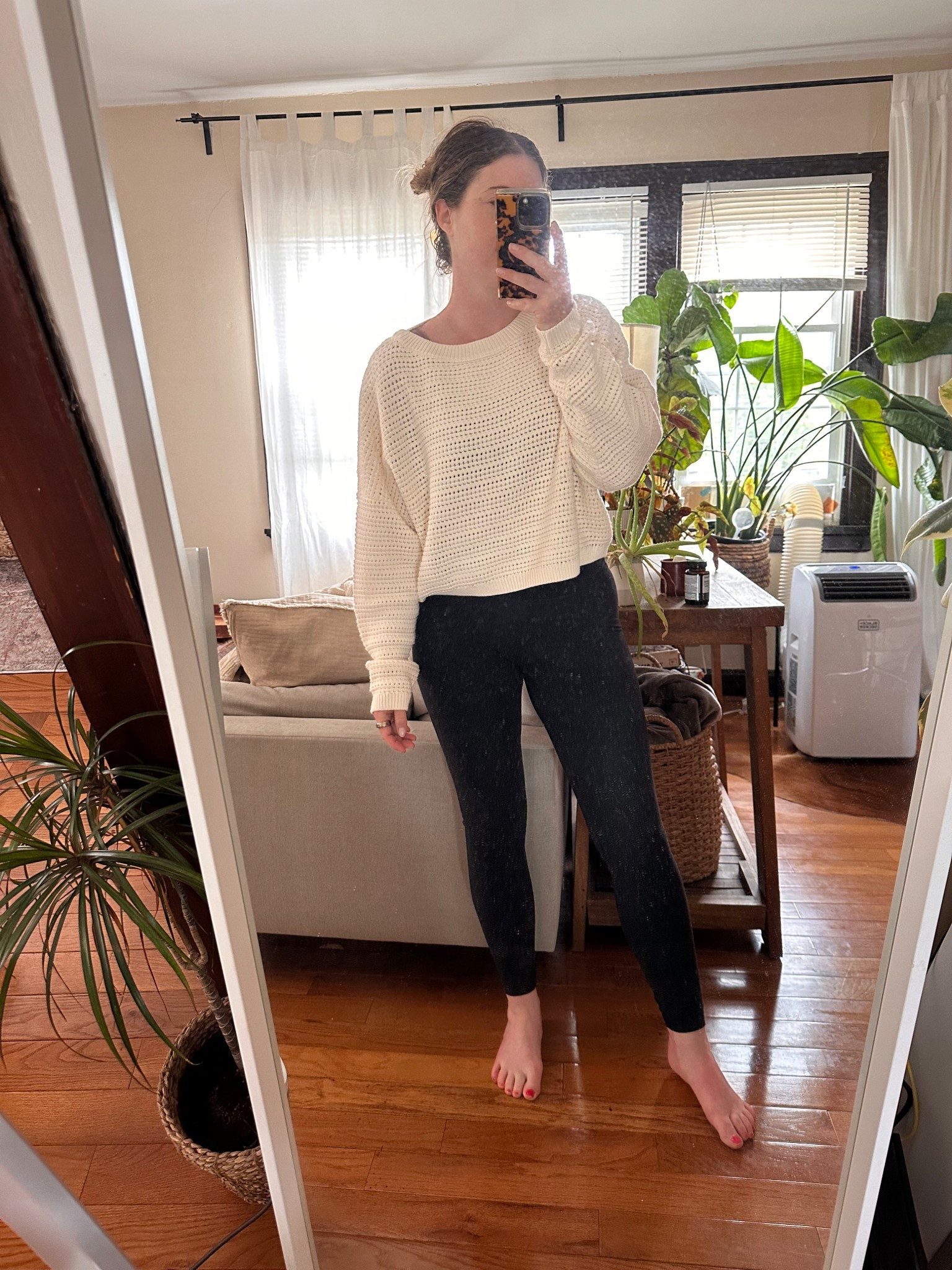 High key in love with this cropped #crochet sweater from #gap 

#LTKSummerEdit