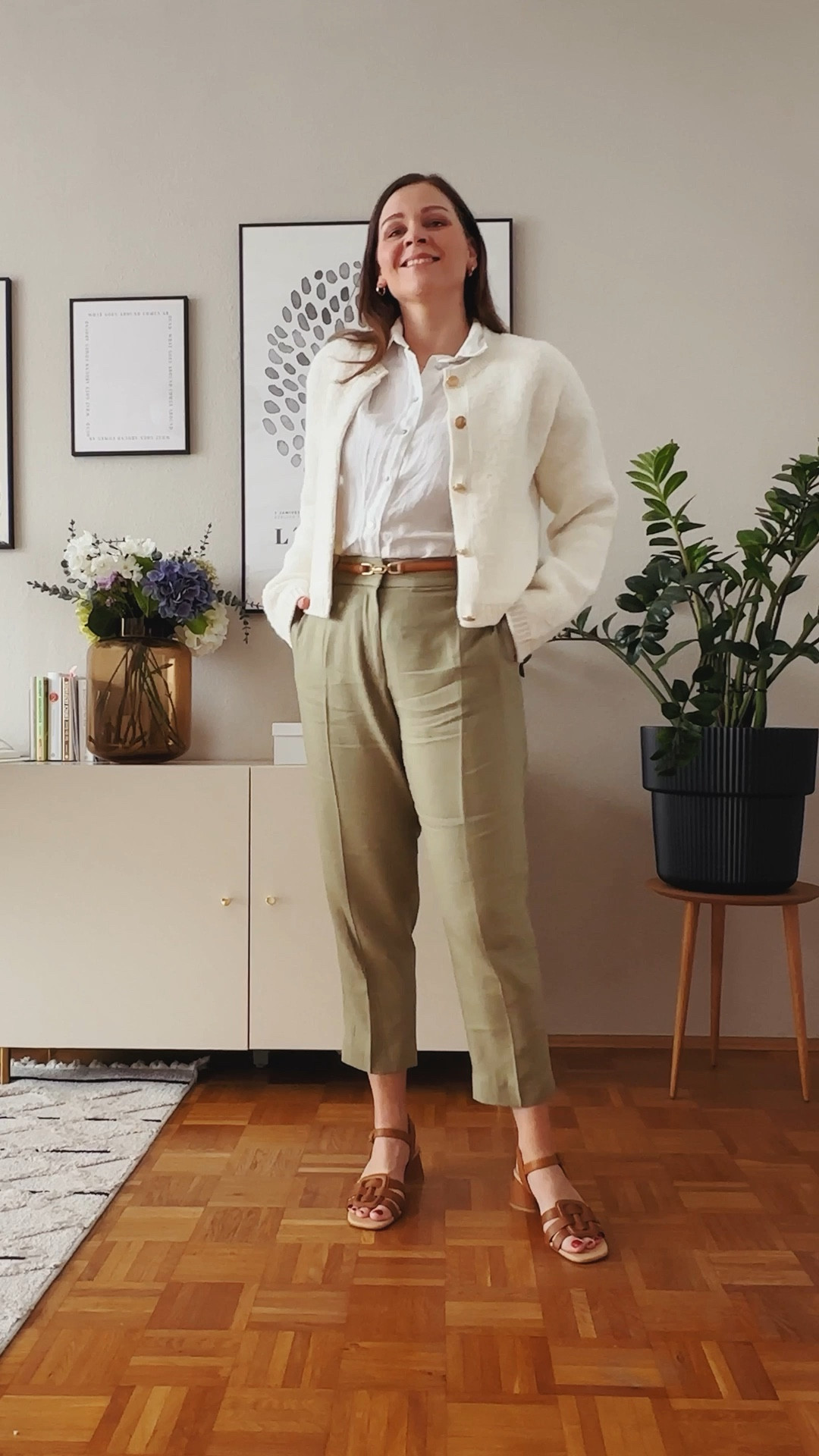 Spring Outfit mit Cardigan, Chino and white Blouse 

#LTKeurope #LTKdeutschland #LTKspring