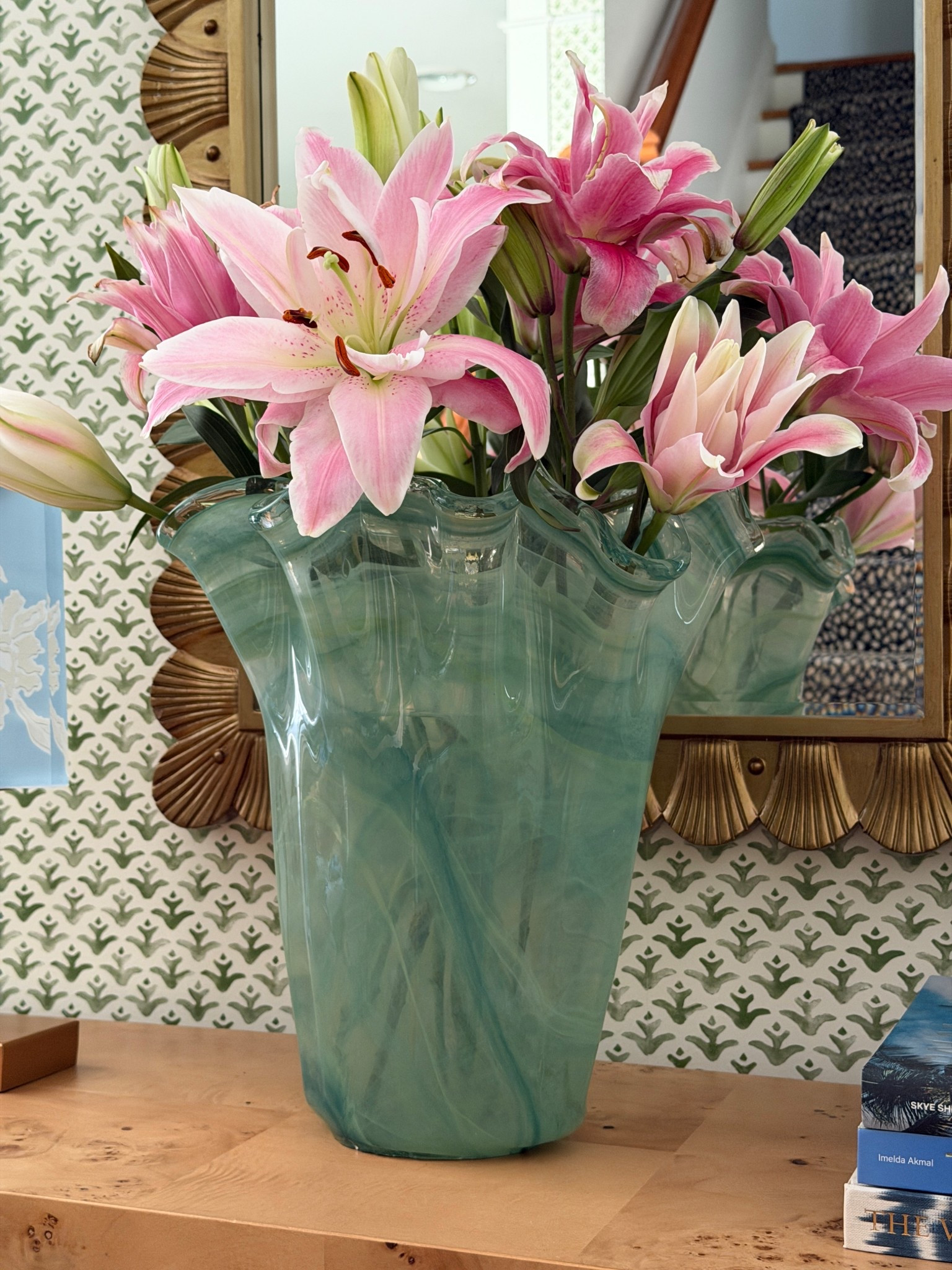 Mother’s Day gifting, but make it timeless 💐

This ruffled @VIETRI  vase is one of those pieces that instantly elevates any space—soft, sculptural and the prettiest shade of green. Paired with fresh pink lilies, it feels classic with just enough whimsy… the kind of gift she’ll use and love for years.

Perfect for styling an entry table, kitchen counter or dining room table—just add blooms and you’re done.

#LTKMothersDay #LTKHome #LTKOver40