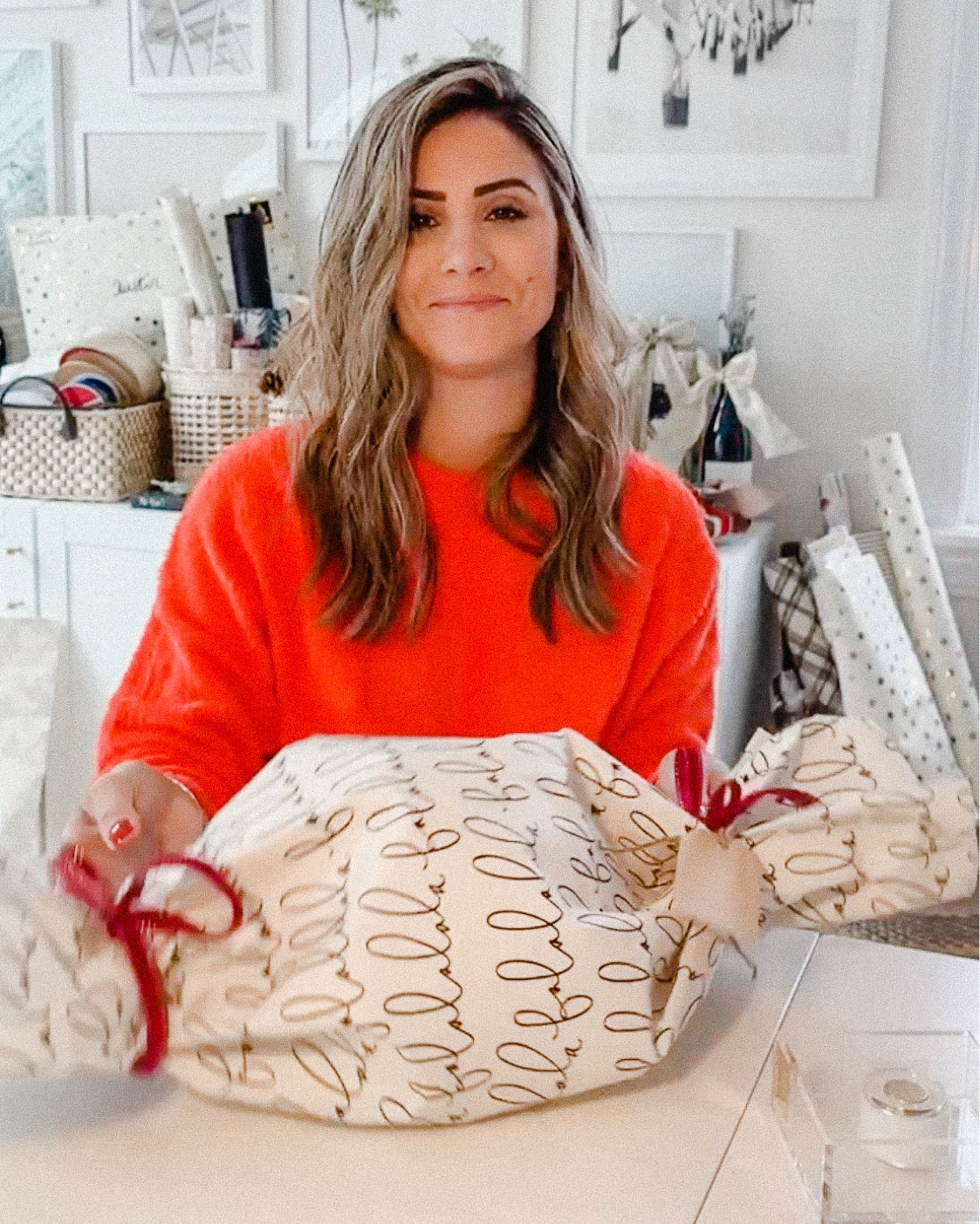 Bike Helmets!! 🚴‍♀️🥳 You could definitely use the bag method I shared a few days ago when wrapping a basketball. But…this version is just a little bit easier just incase that last one is too daunting 😂😂