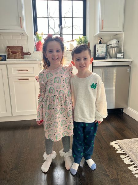 Inexpensive St. Patrick’s day outfits for toddlers from Walmart 🍀🌈

clover | rainbow | kids clothes | kids fashion | Saint Patrick’s day | sale | deal 

#LTKkids #LTKfindsunder50 #LTKSpringSale