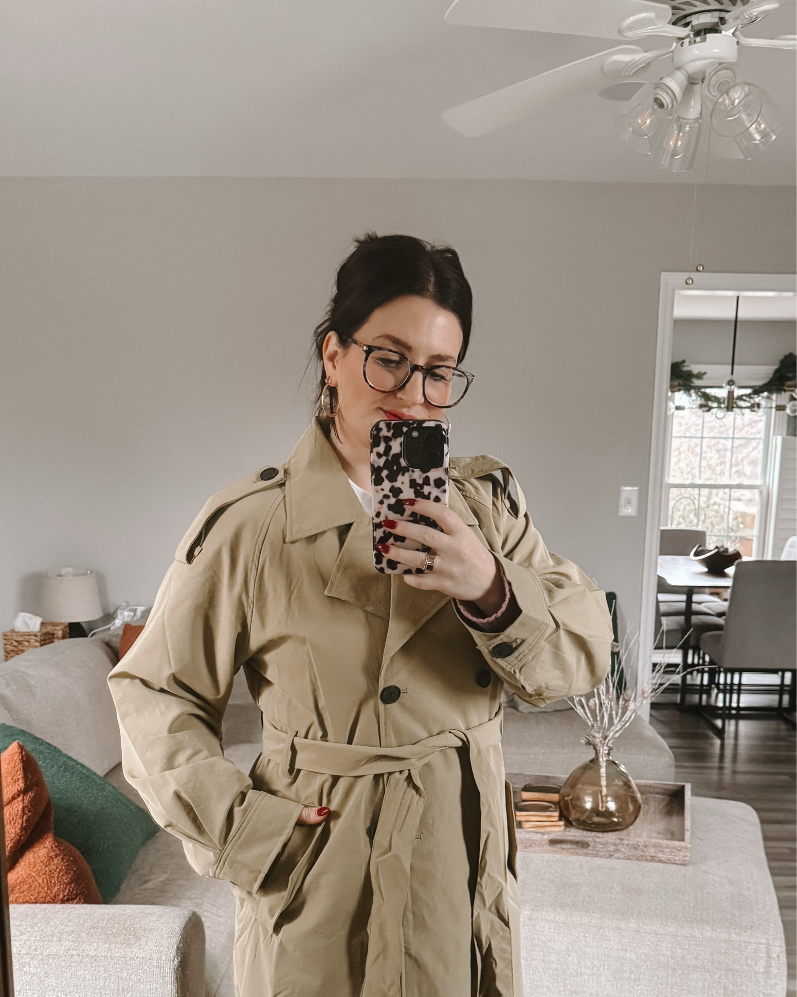 Simple layers, everyday favorites.
Glasses + claw clip + the trench I grab daily — and yes, it’s on sale 💖

#LTKmomlife #LTKSaleAlert #LTKootd