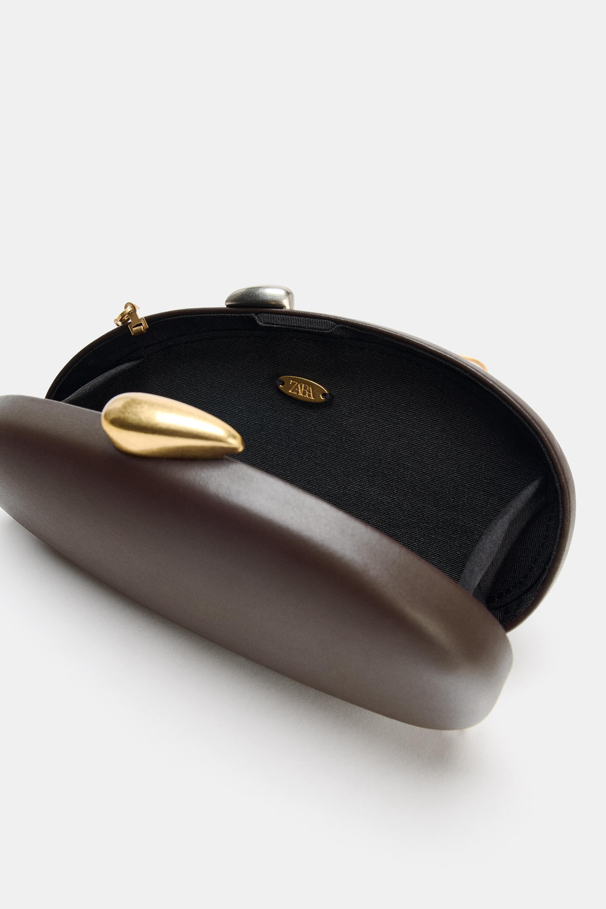 METALLIC CLOSURE CLUTCH | Zara UK