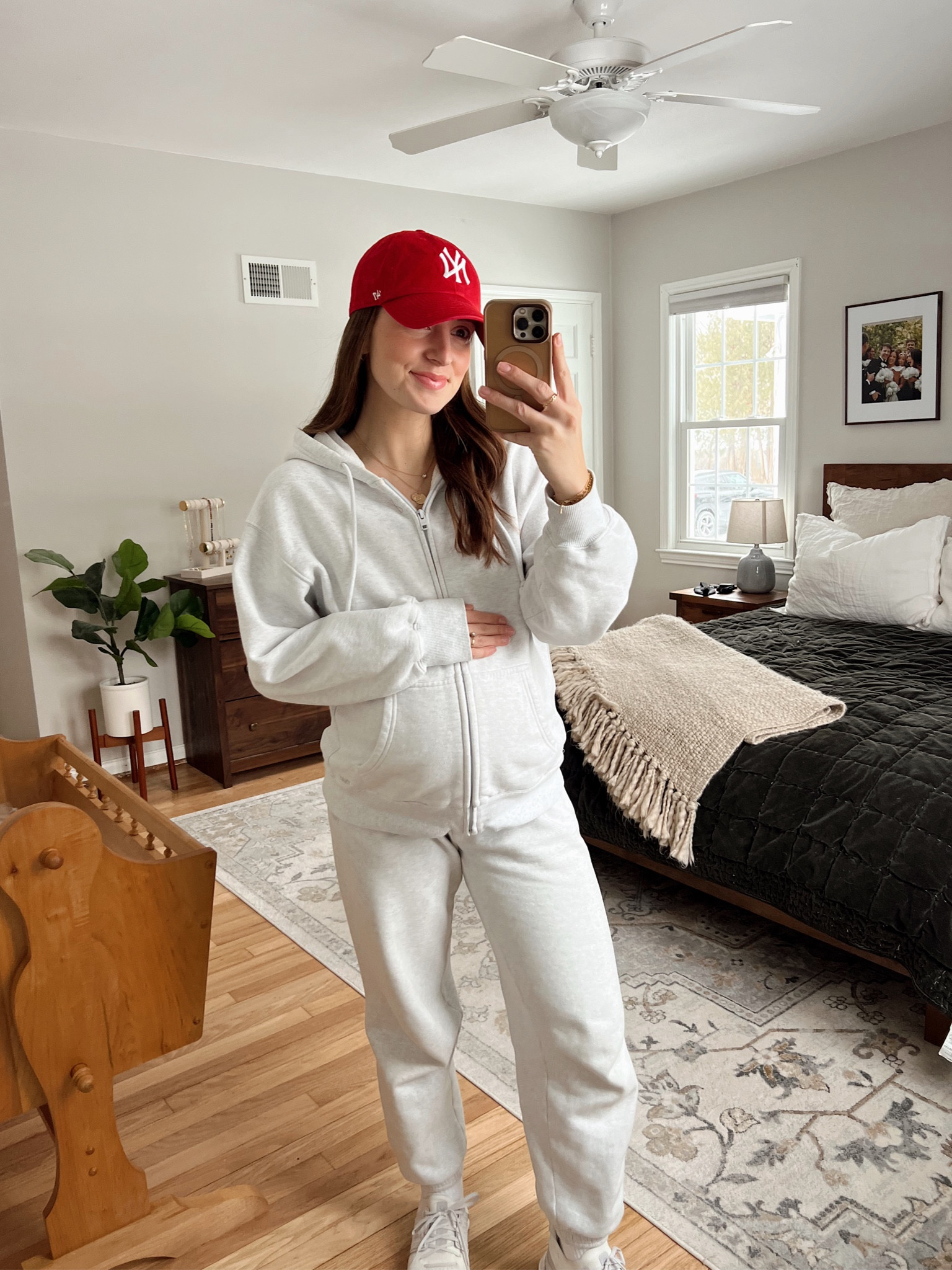 My tried & true Aritzia sweats 🤩 I’m wearing the mega style in size XS. Comes in so many fun colors & styles! 