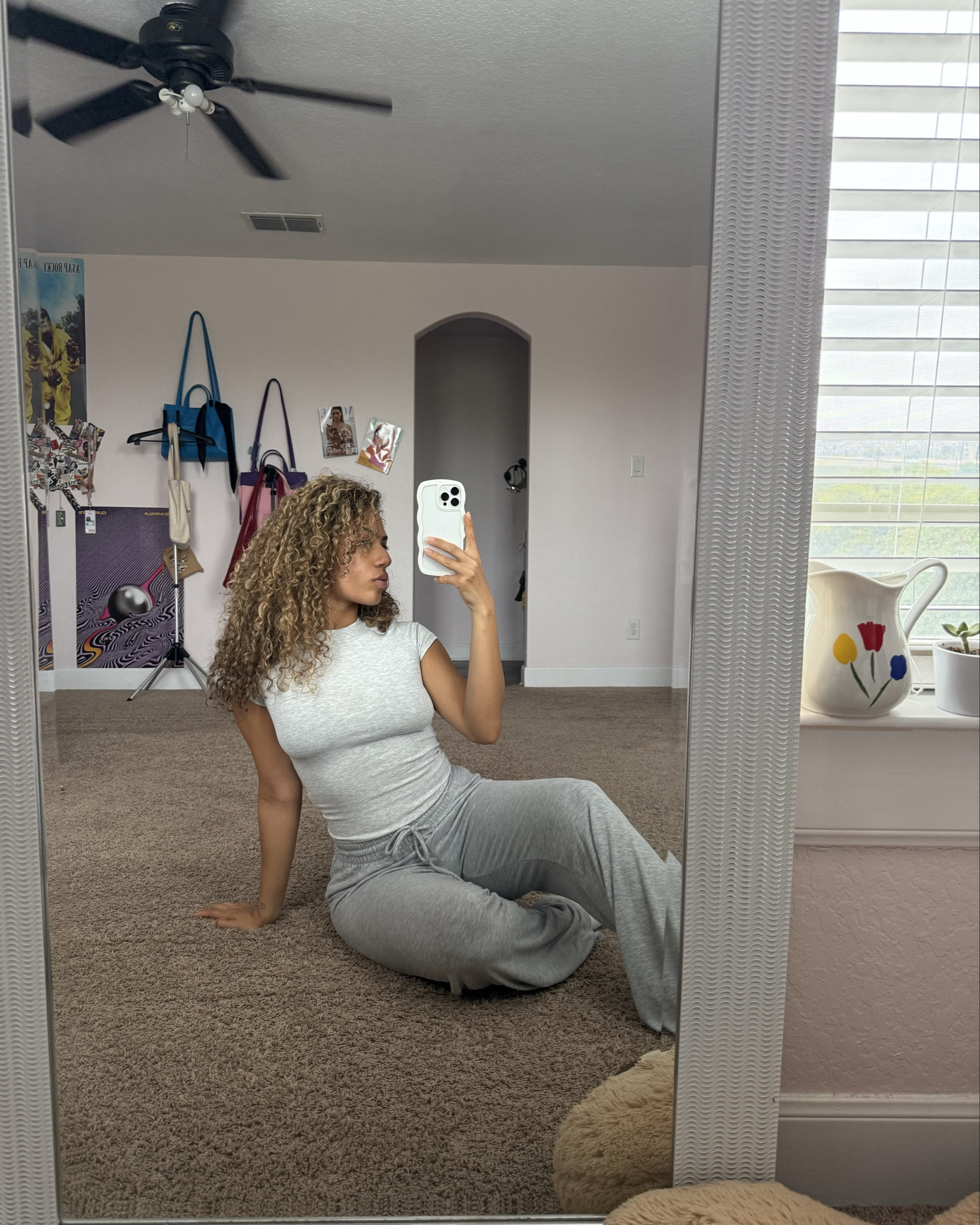 Cozy girl for cozy weather 

Shirt in photo is Bershka “short sleeve t-shirt with scoop neck” in grey.

I added another fave similar tshirt below :)
#aritzia #bershka #cozyweather

#LTKU #LTKStyleTip #LTKFindsUnder100