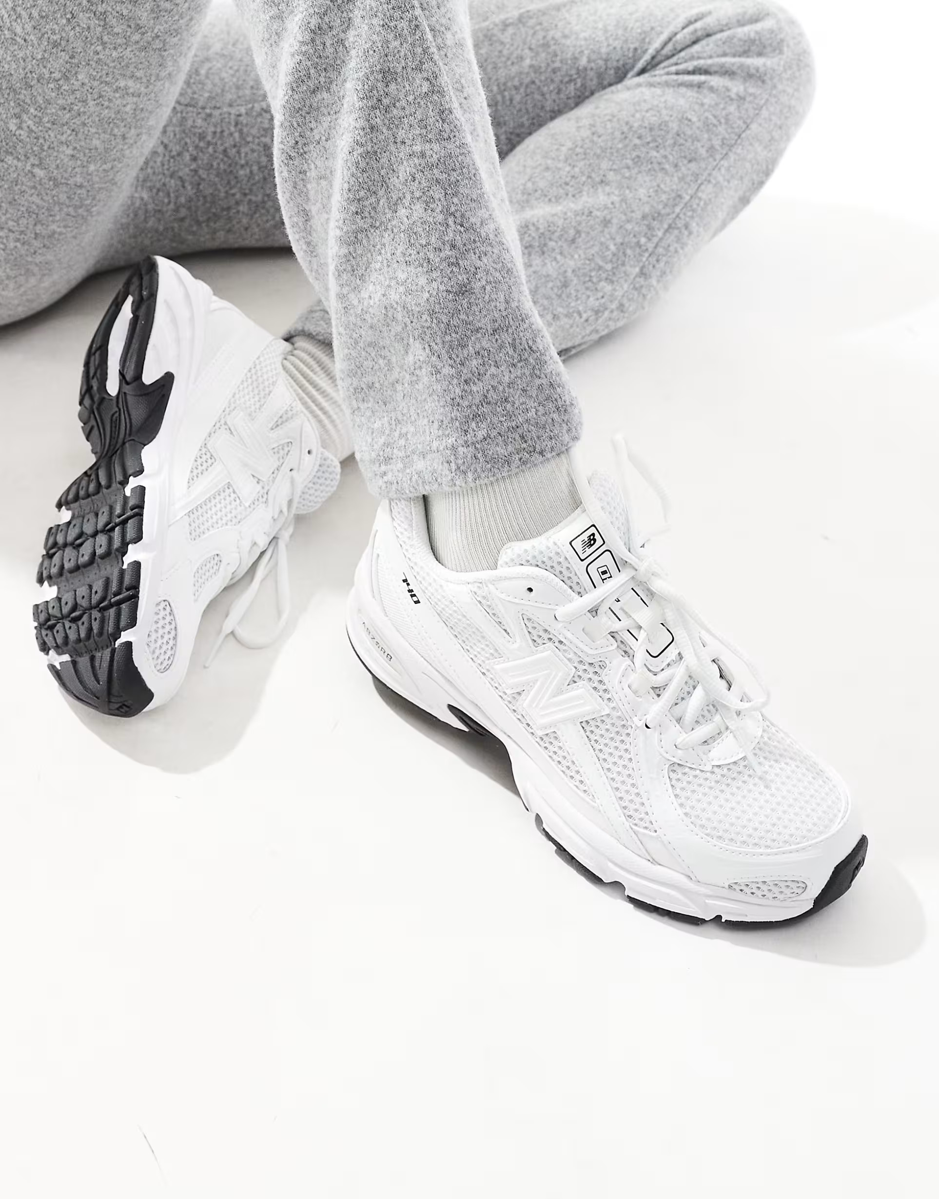 New Balance 740 trainers in white | ASOS (Global)