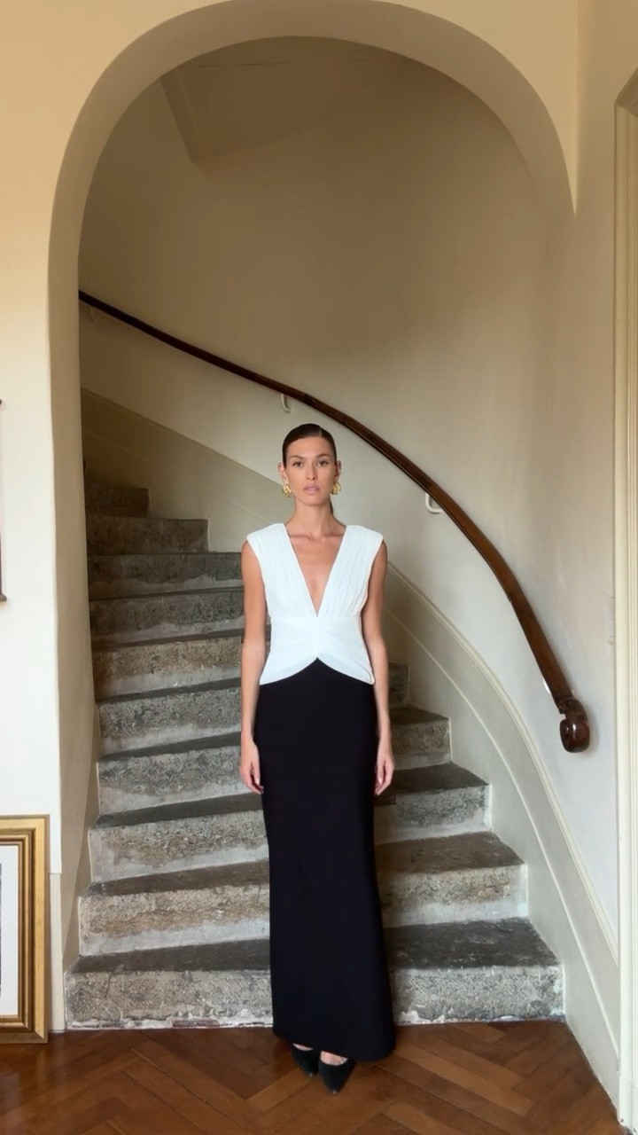 Most elegant maxi dress 🖤🤍 

#LTKmodest #LTKeurope #LTKpartywear