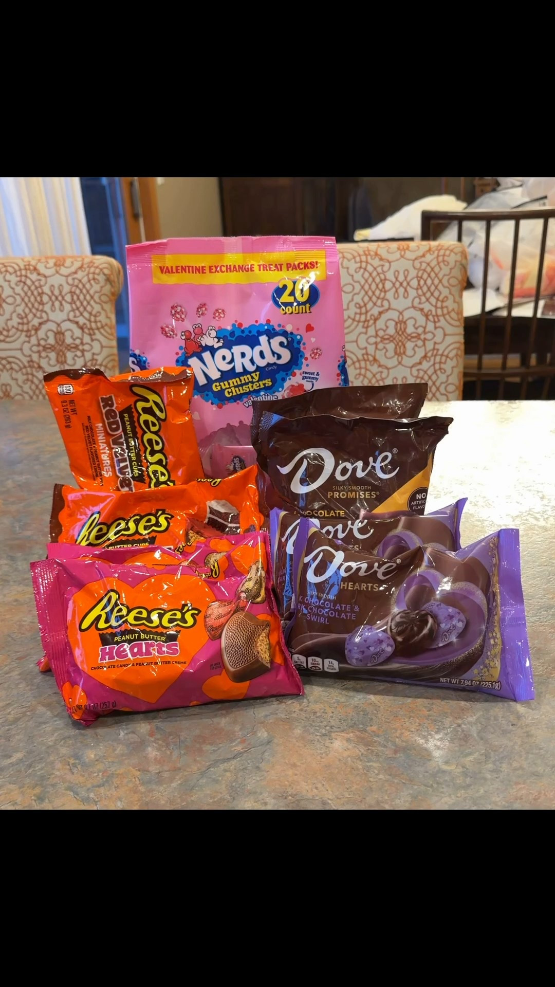 A little goodie bag/gift idea that would work for so many occasions! 

Coffee mug ☕️ + cello bag + candy 🍬 



#LTKOver40 #LTKValentine #LTKdayinmylife