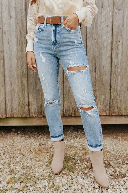 90s Throwback Distressed Light Wash Relaxed Jeans | Magnolia Boutique