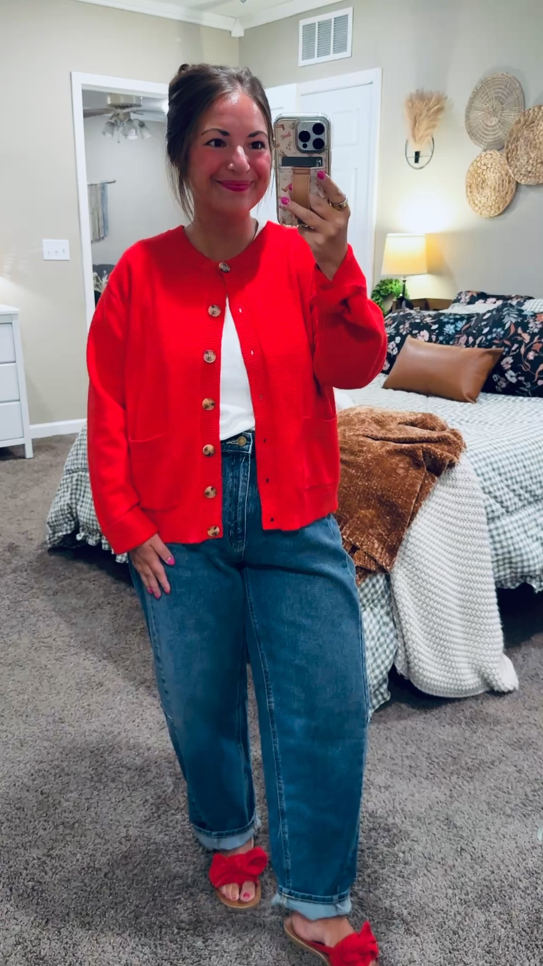 Walmart’s new brand keeps bringing the cutest pieces! ❤️ This bright red cardigan is such a fun layer for fall and looks so cute paired with a graphic tee and jeans! ✨


sandals: fit true to size // wearing a 5
jeans: fit oversized // wearing a 12
tee: fits true to size // wearing a large
cardigan: fits true to size // wearing a large 

 #LTKootd #LTKMidsize #LTKWorkwear